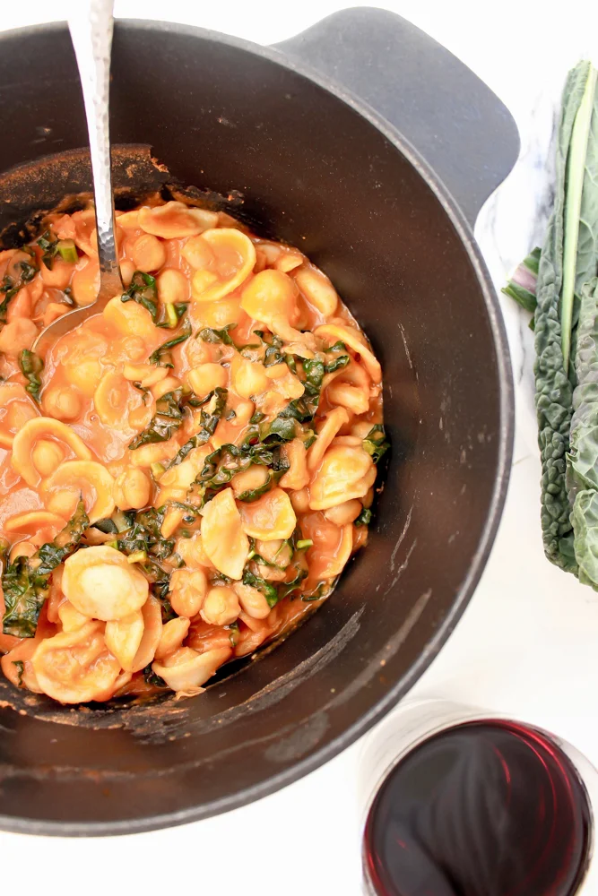 Pasta con ceci (and white beans) | Me & the Moose. This one-pot, 30-minute, vegan-optional meal is healthy, simple, cheap, and uses pantry staples that you likely already have. #meandthemoose #healthydinnerrecipes #30minutemeals #pastarecipes #veganrecipes #vegetarianrecipes