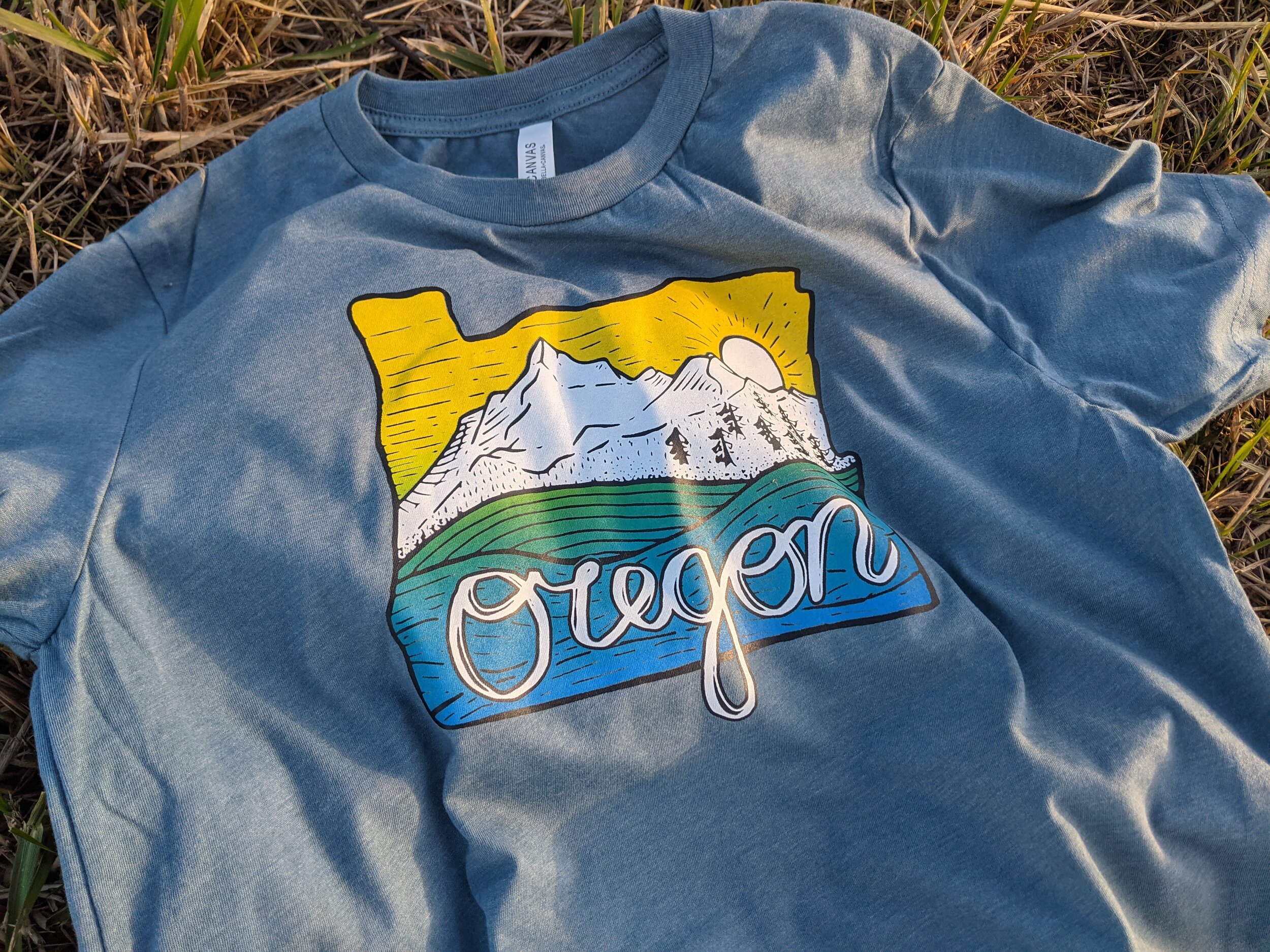 Oregon Pacifique nord-ouest Split Fontaine Fade Artwork Imprimé sur un Super Doux Bleu Marine T-Shirt 