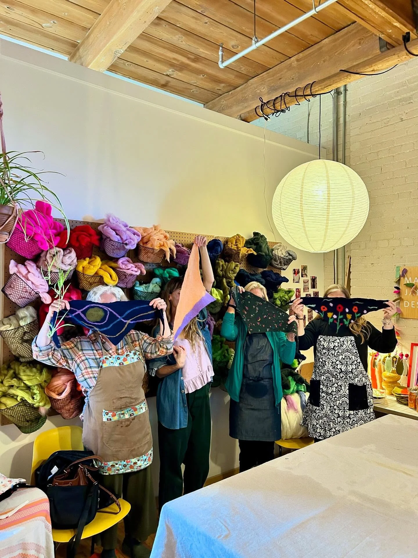 I hosted a really lovely group of women on the weekend and taught them how to felt their own kerchiefs. We had a very nice time and just like always, everyone made something totally unique! I really love hosting these workshops. Thanks for being exci