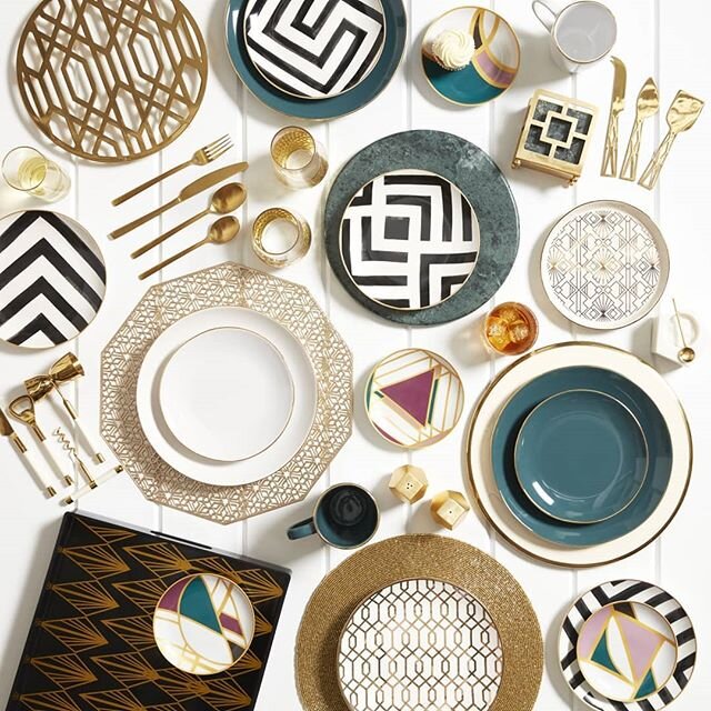 Happy New year! Looking forward to another year of doing what I love with awesome peeps! #athomestores .
.
.
All shot by @davanzaphoto #stylist #styling #propstylist #setdesign #flatlay #tablescaping