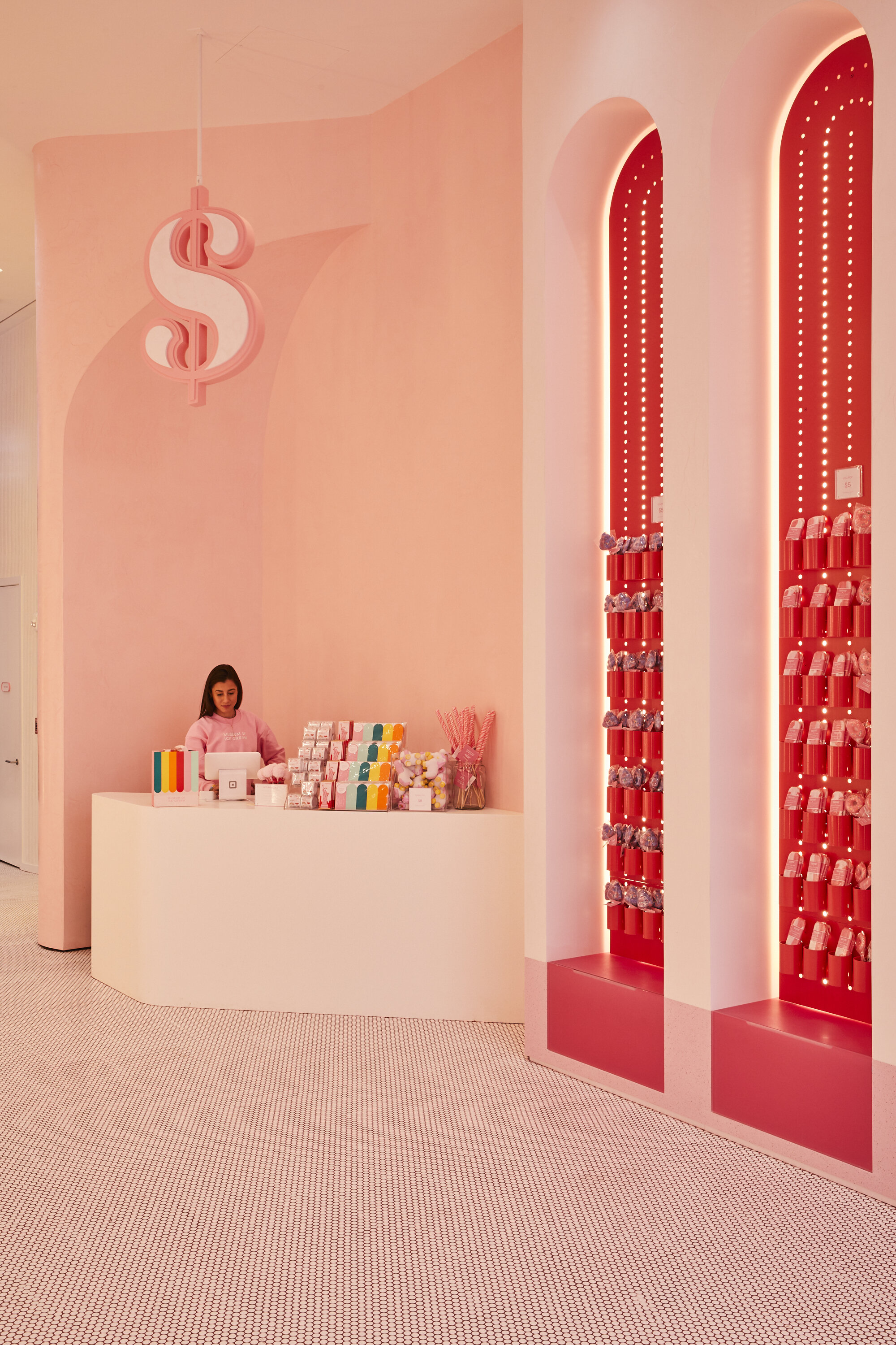 MOIC_NY_Lobby_024.jpg