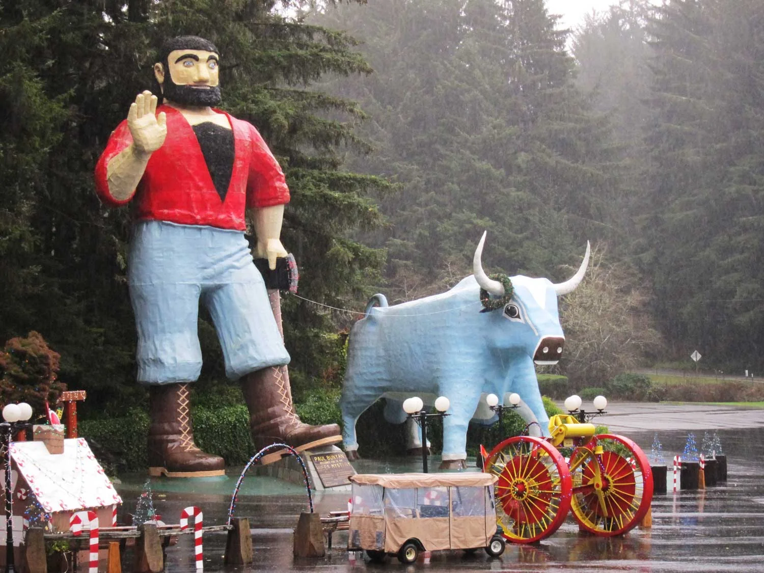 Paul Bunyan & Blue at the Trees of Mystery