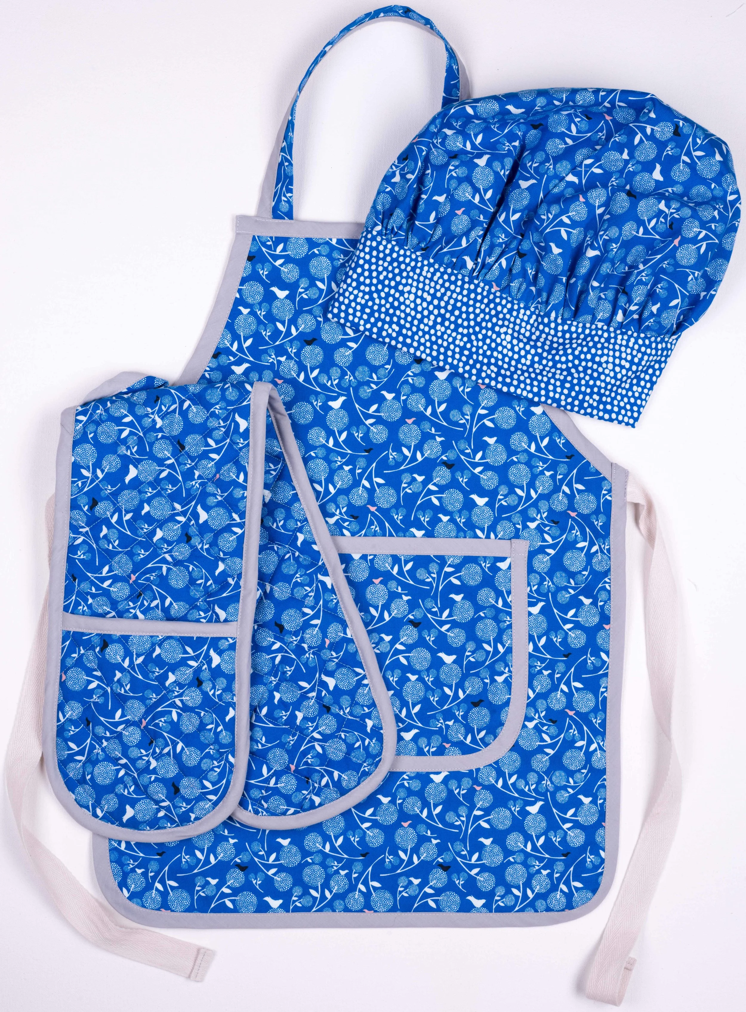 Skoo KidsKitchen Blue Floral Print Set