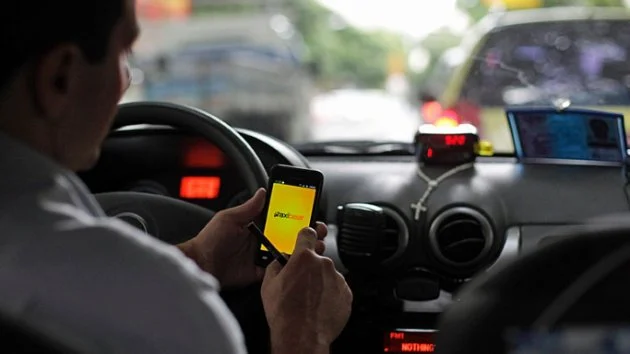 Everything you ever wondered about Canada's distracted driving laws