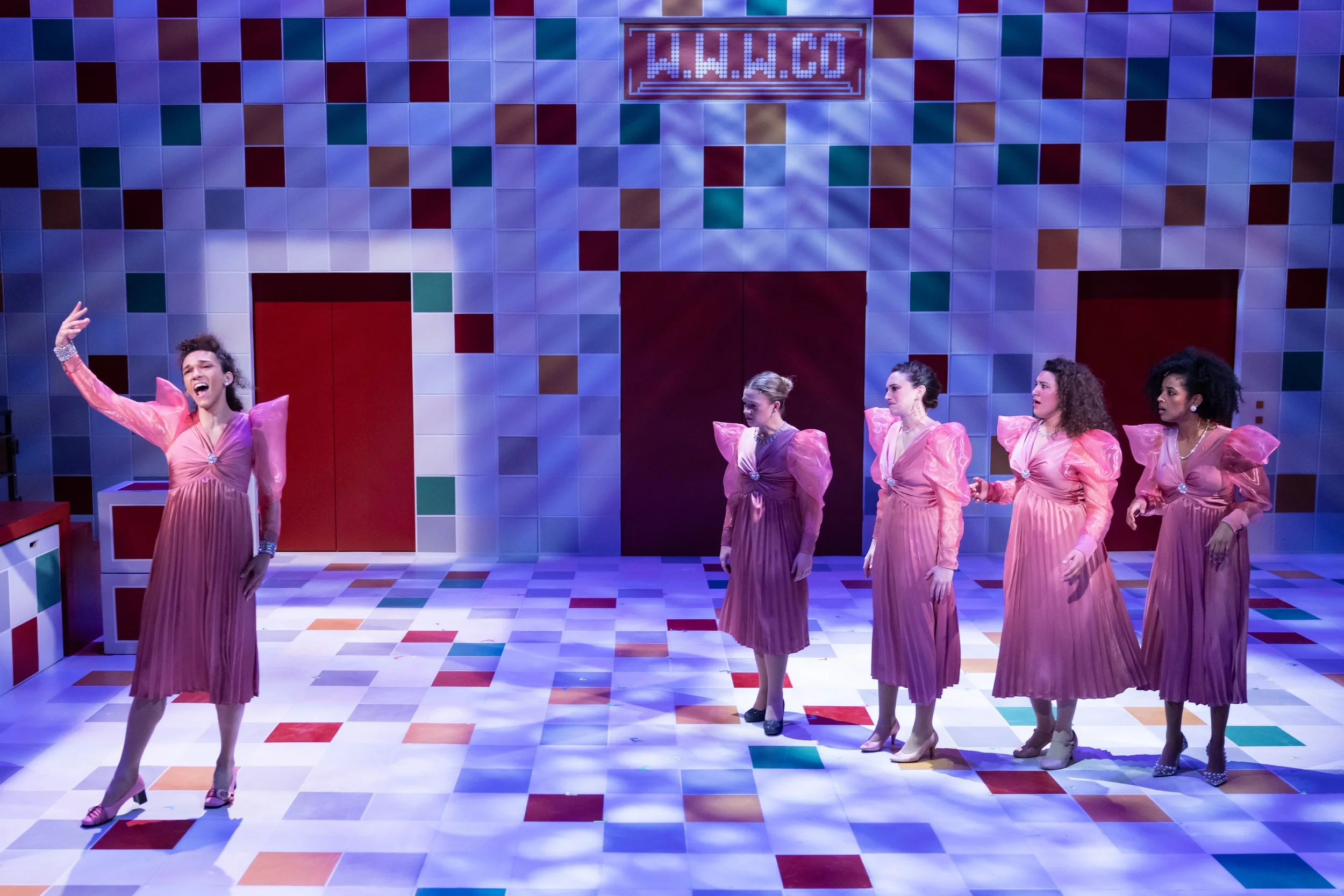 How to Succeed Act 1_Justin Barbin-296.jpg