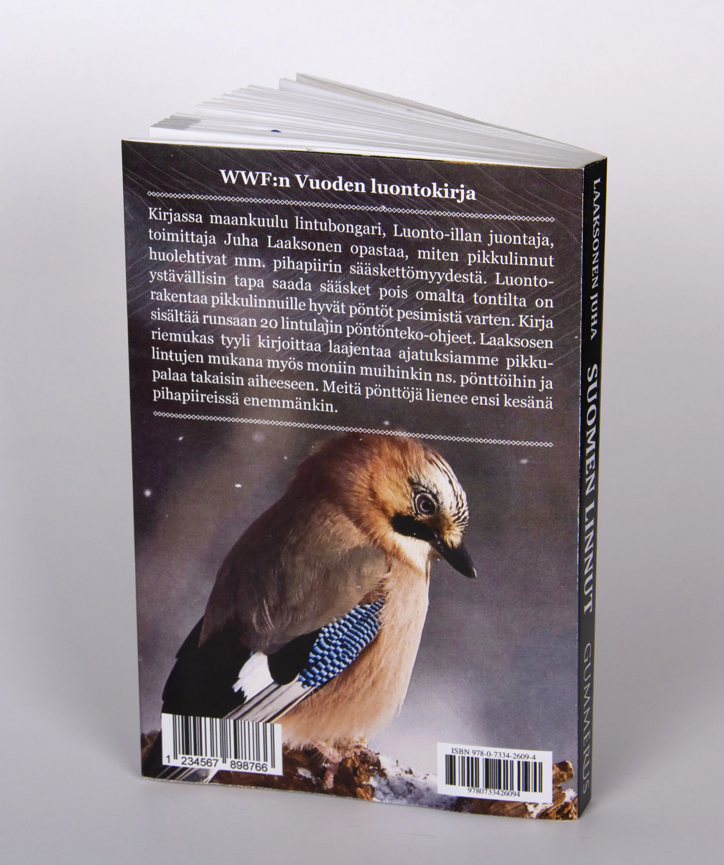 Back cover of a practice work, where we were tasked with redesigning the covers for a bird book with appropriate imagery, font selection, and placement. In addition, the taking of product photos was also practiced. This was NOT an official design for the publisher Gummerus or the author.
