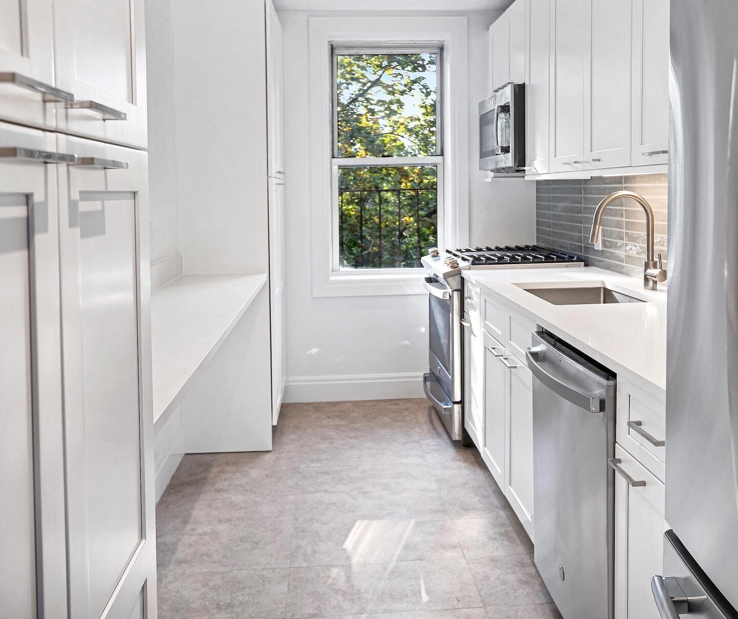 Does the perfect kitchen have a large window? 👀☀️