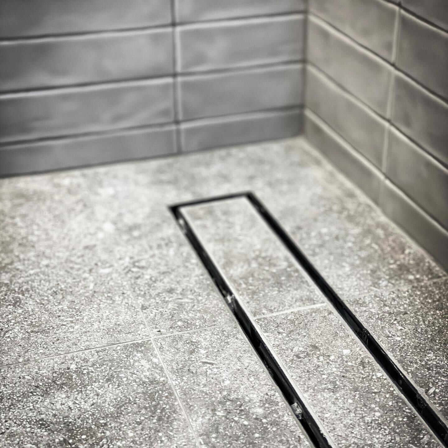 To infinity and ... Murray Hill? 🚀⁣
-⁣
There are so many decisions to make during a renovation especially in the bathroom; tile, fixtures, vanity, and lighting. But have you thought about your drain options? Probably not. ⁣
-⁣
Infinity drains are ou