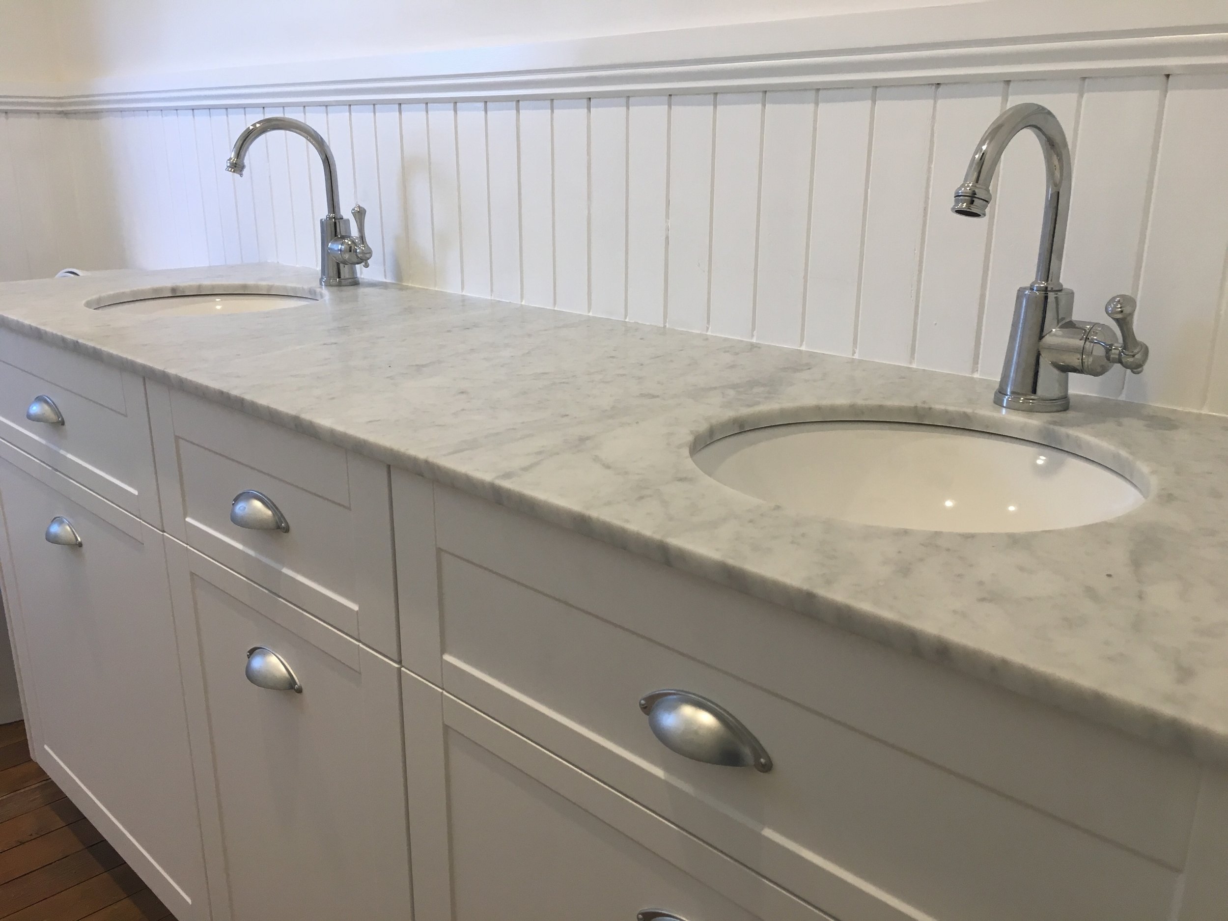 Bathroom5.JPG