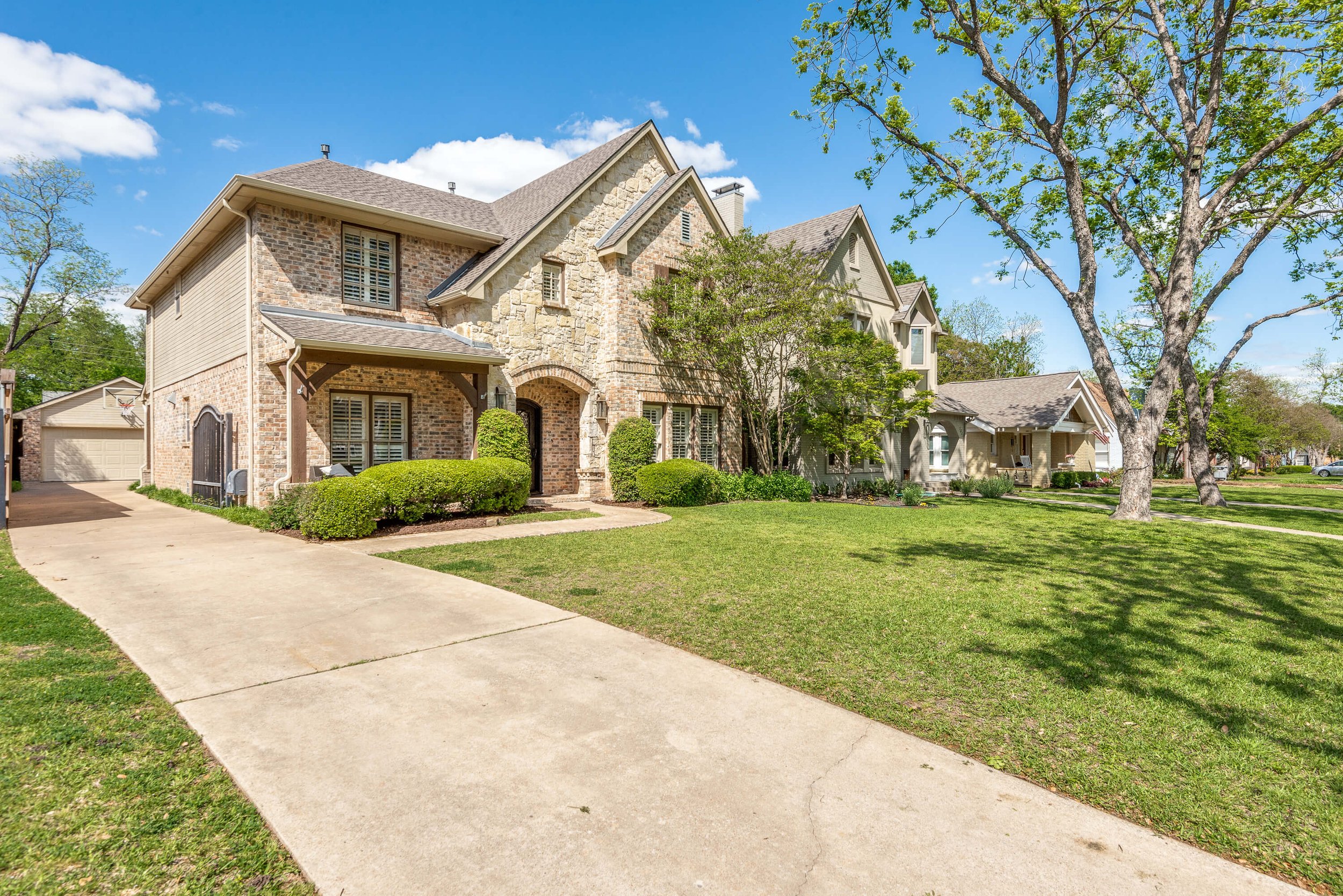 5819-marquita-ave-dallas-tx-75206-High-Res-2.jpg