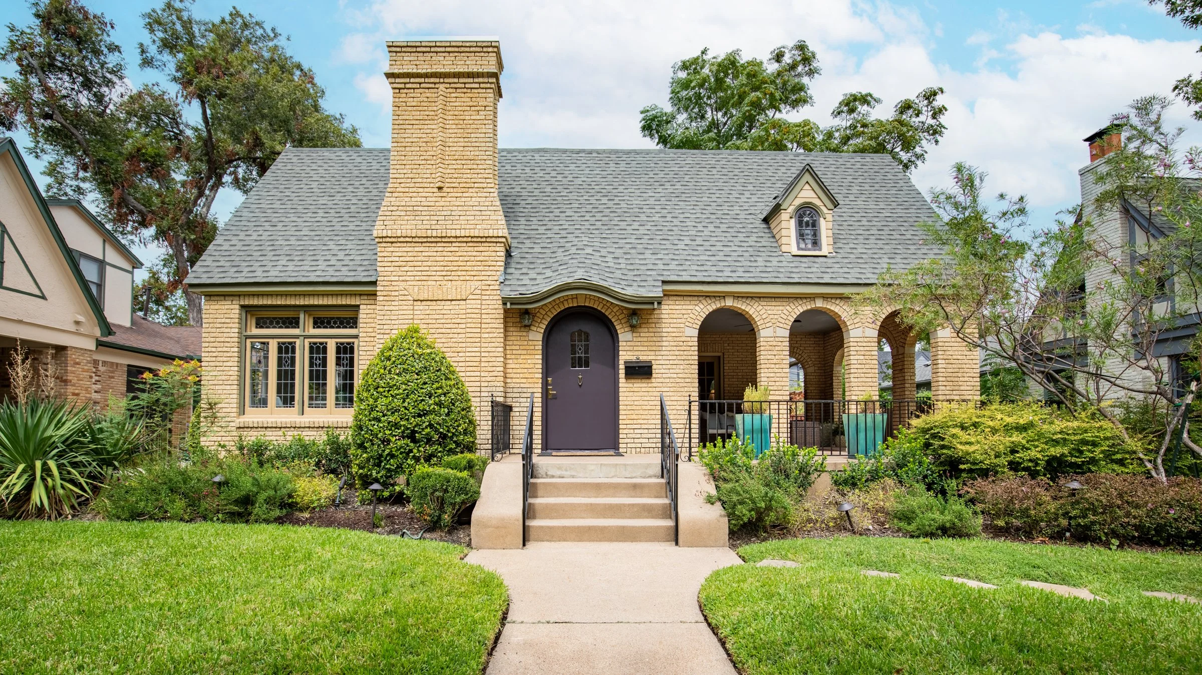 5435 Mercedes Ave_3.jpg