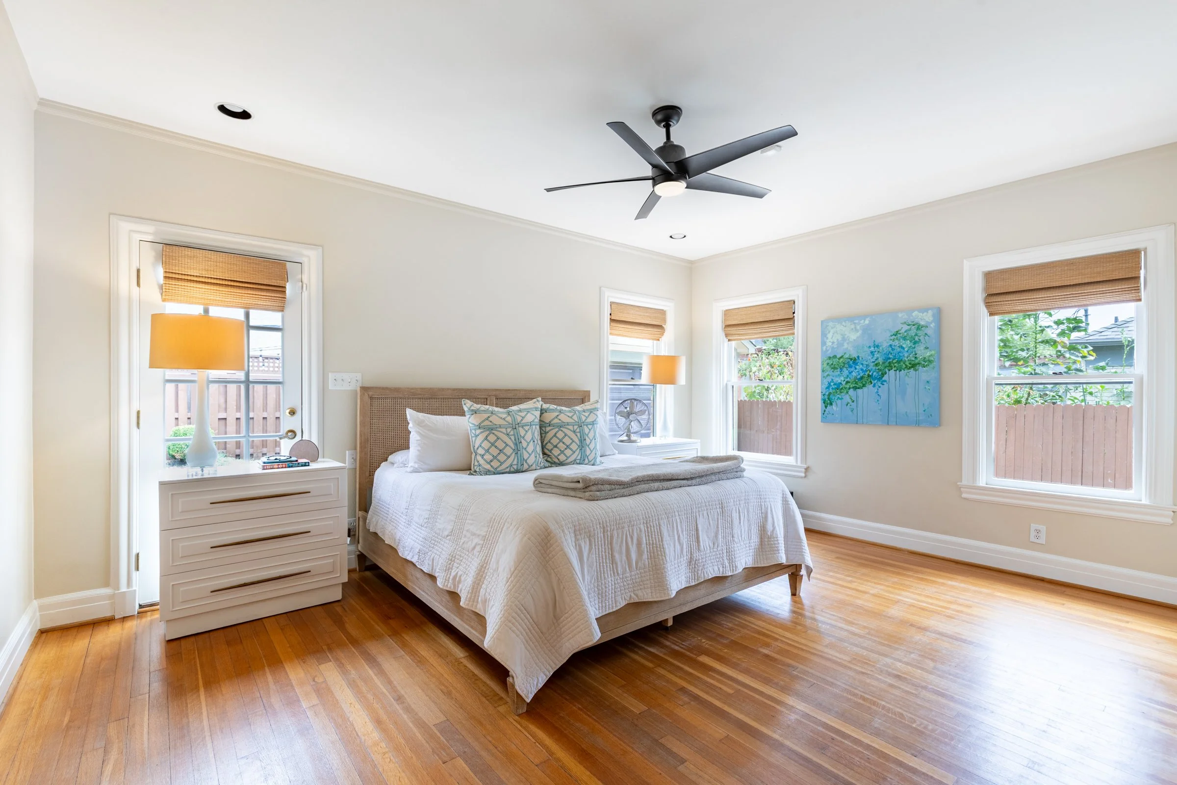 5435 Mercedes Ave_27.jpg