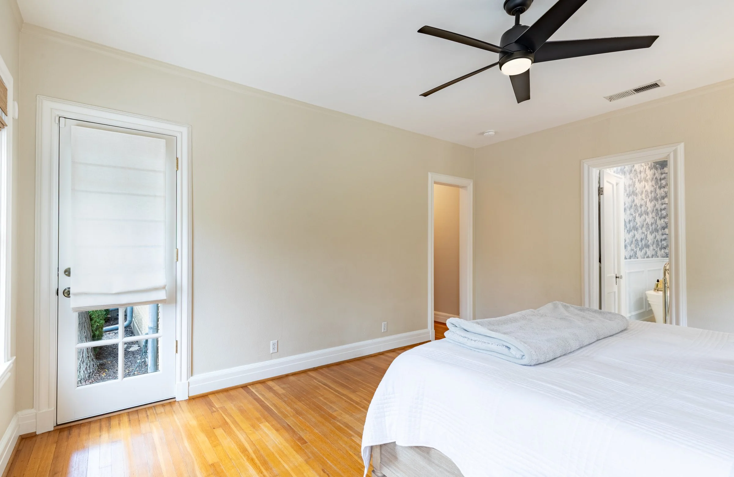 5435 Mercedes Ave_28.jpg