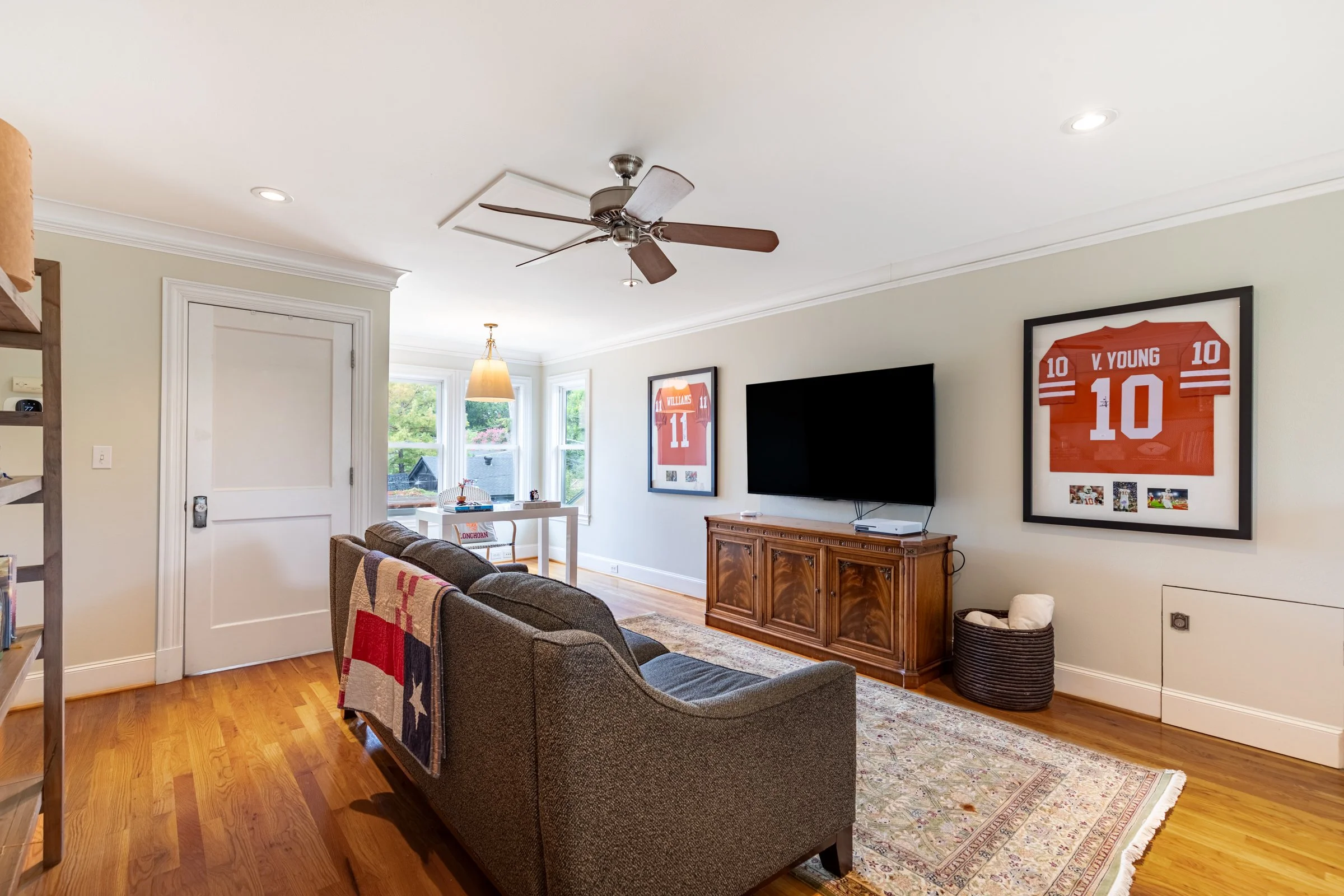 5435 Mercedes Ave_34.jpg