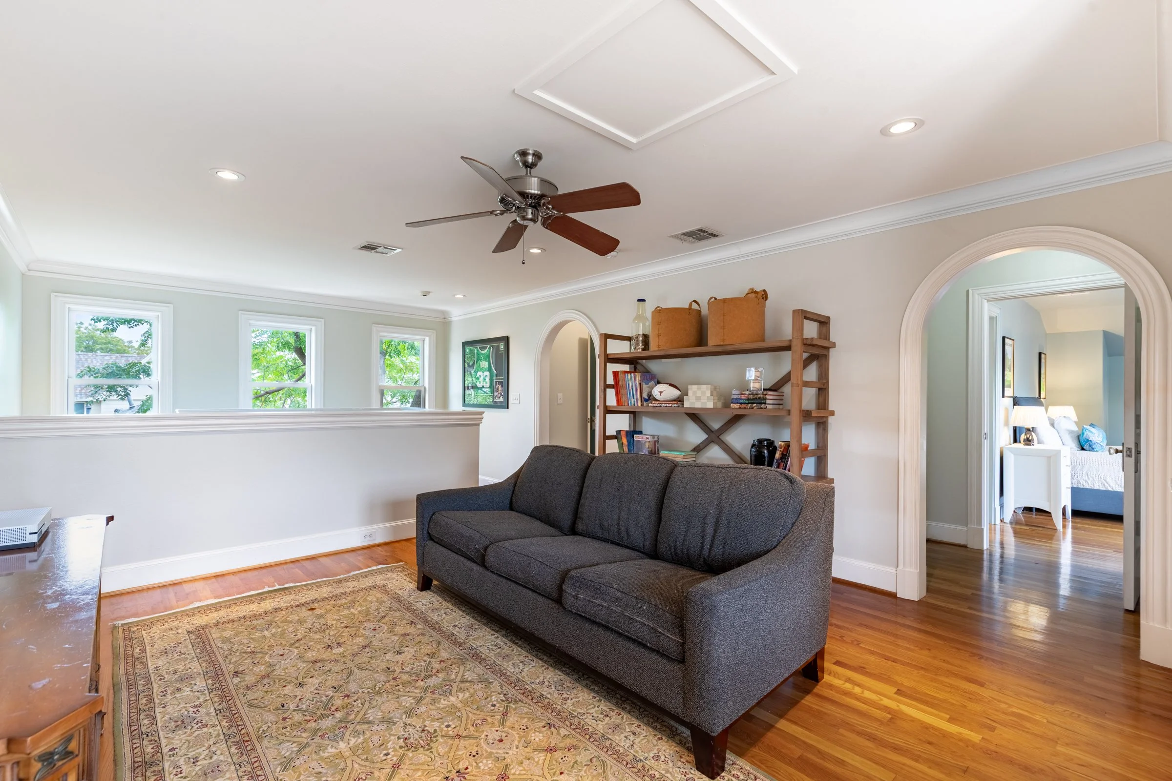 5435 Mercedes Ave_35.jpg