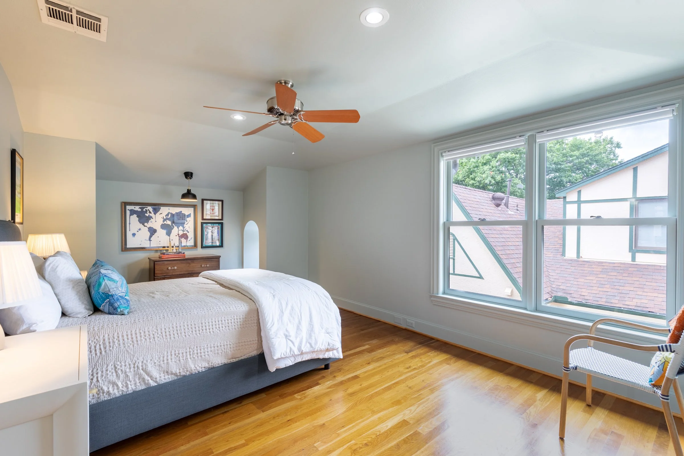 5435 Mercedes Ave_37.jpg