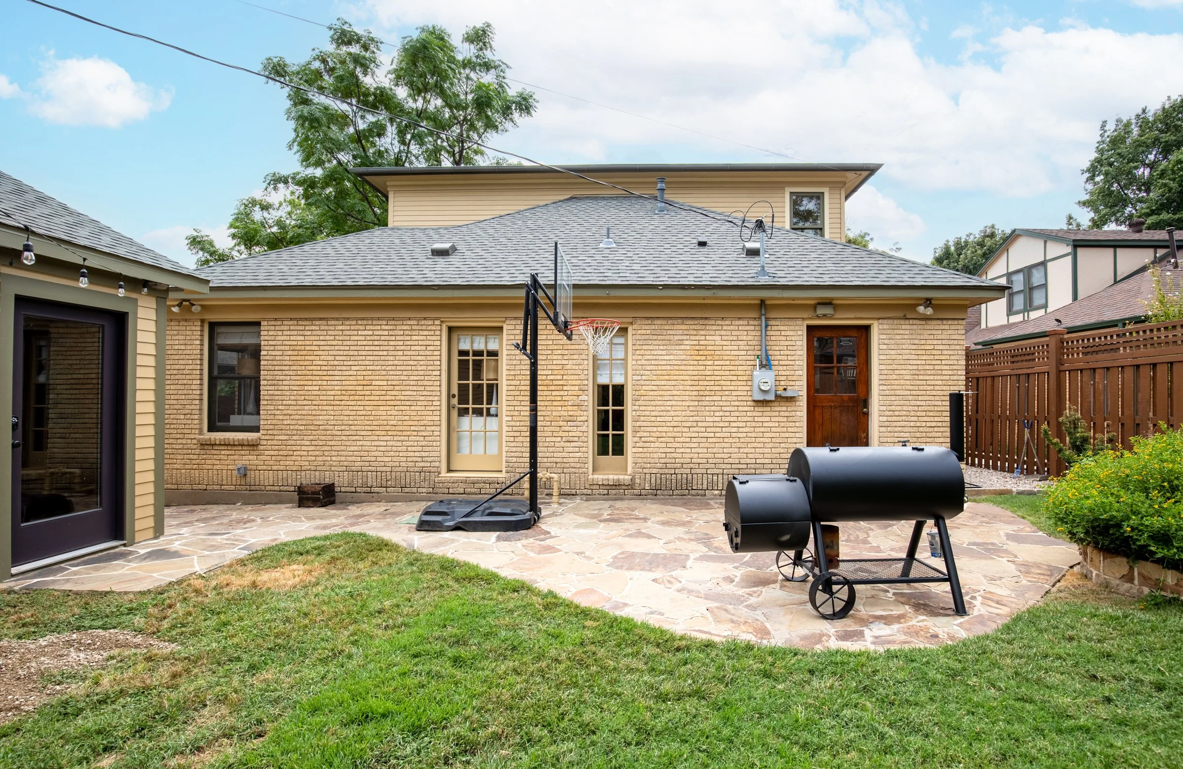 5435 Mercedes Ave_44.jpg