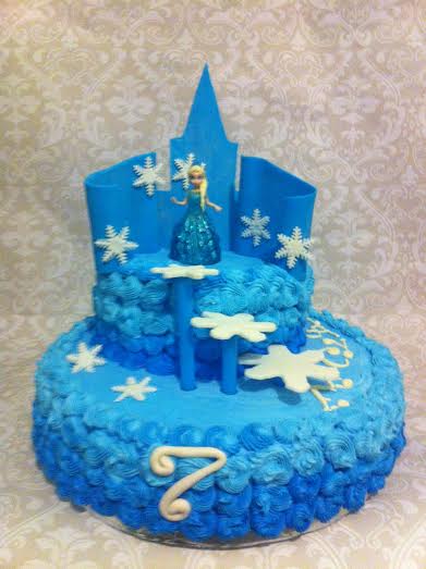 Snowflake staircase with buttercream ombre effect.