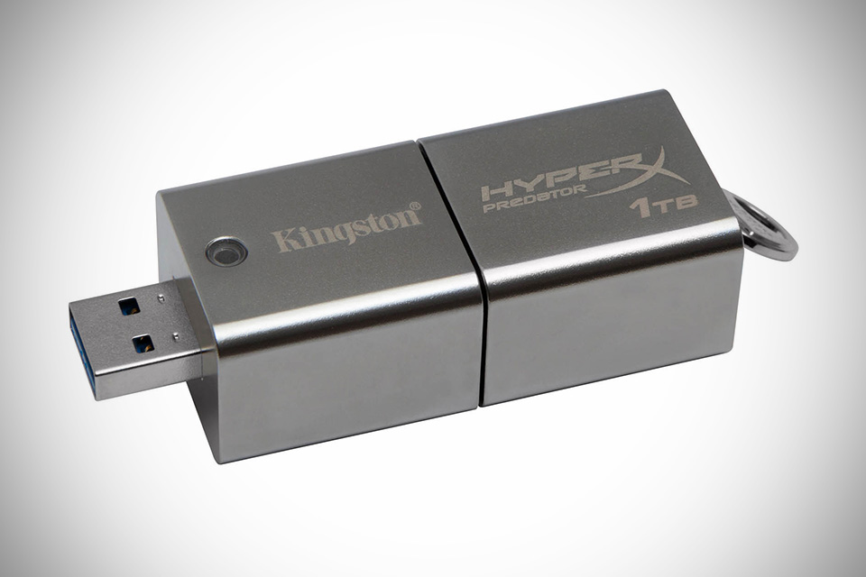 Kingston-DataTraveler-HyperX-Predator-USB-Flash-Drive.jpg