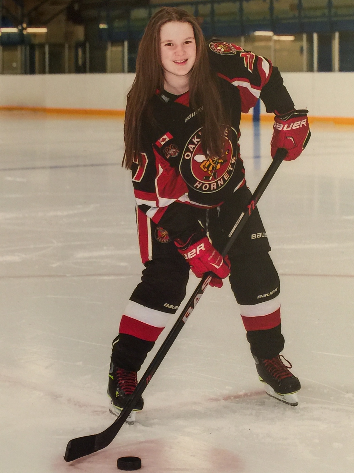 HANNAH BIRTCH Hometown: Oakville Number: 27 Team: Oakville Hornets Peewee AA Position: Defense Shoots: Right Favorite Pre-Game Meal: Smoothie Favorite Hockey Player: Curtis Lazar Northern Freeze Cups: 2