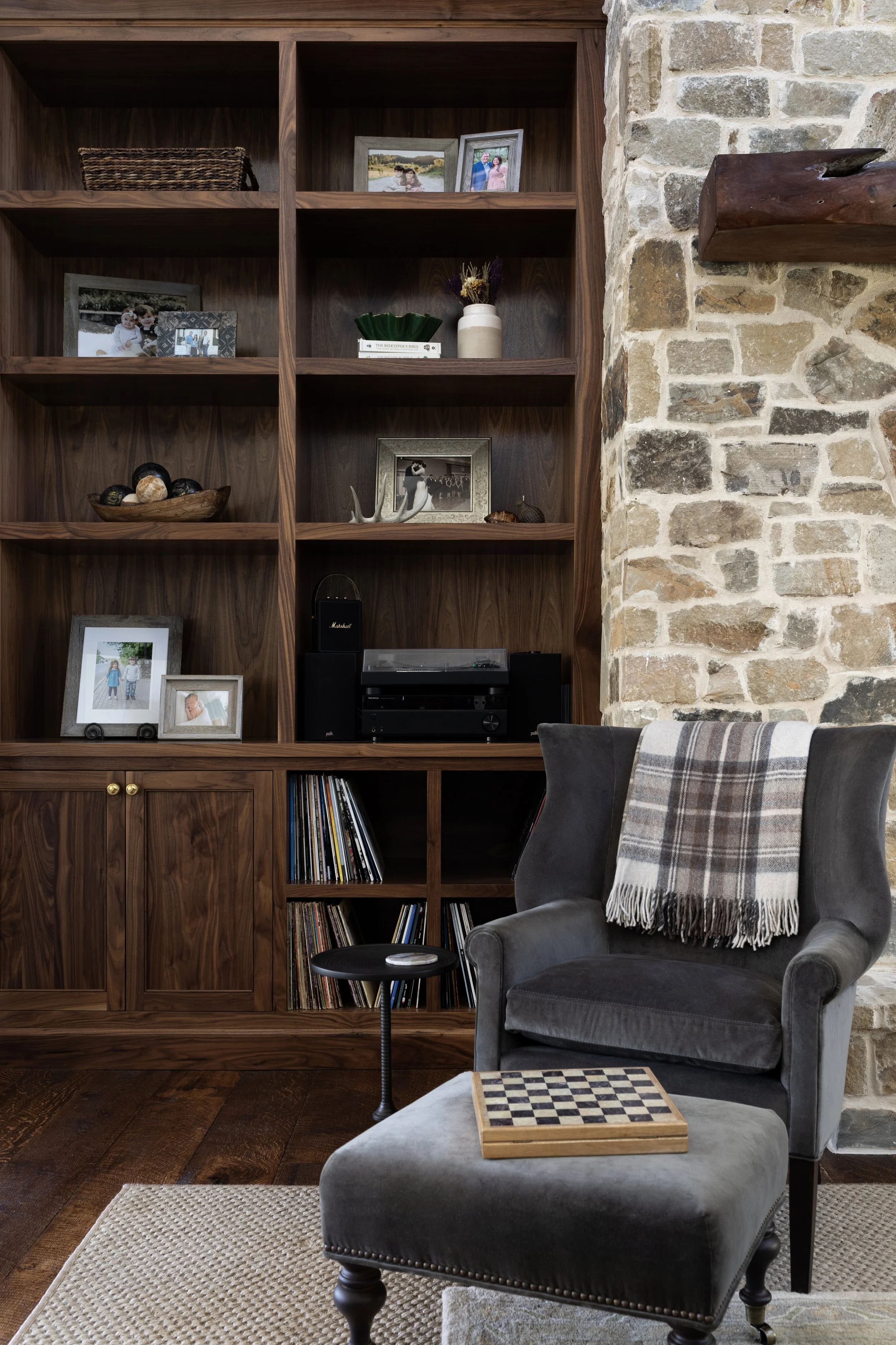 16_Sarah_Catherine_Design_2113_Springstone_Cir.jpg