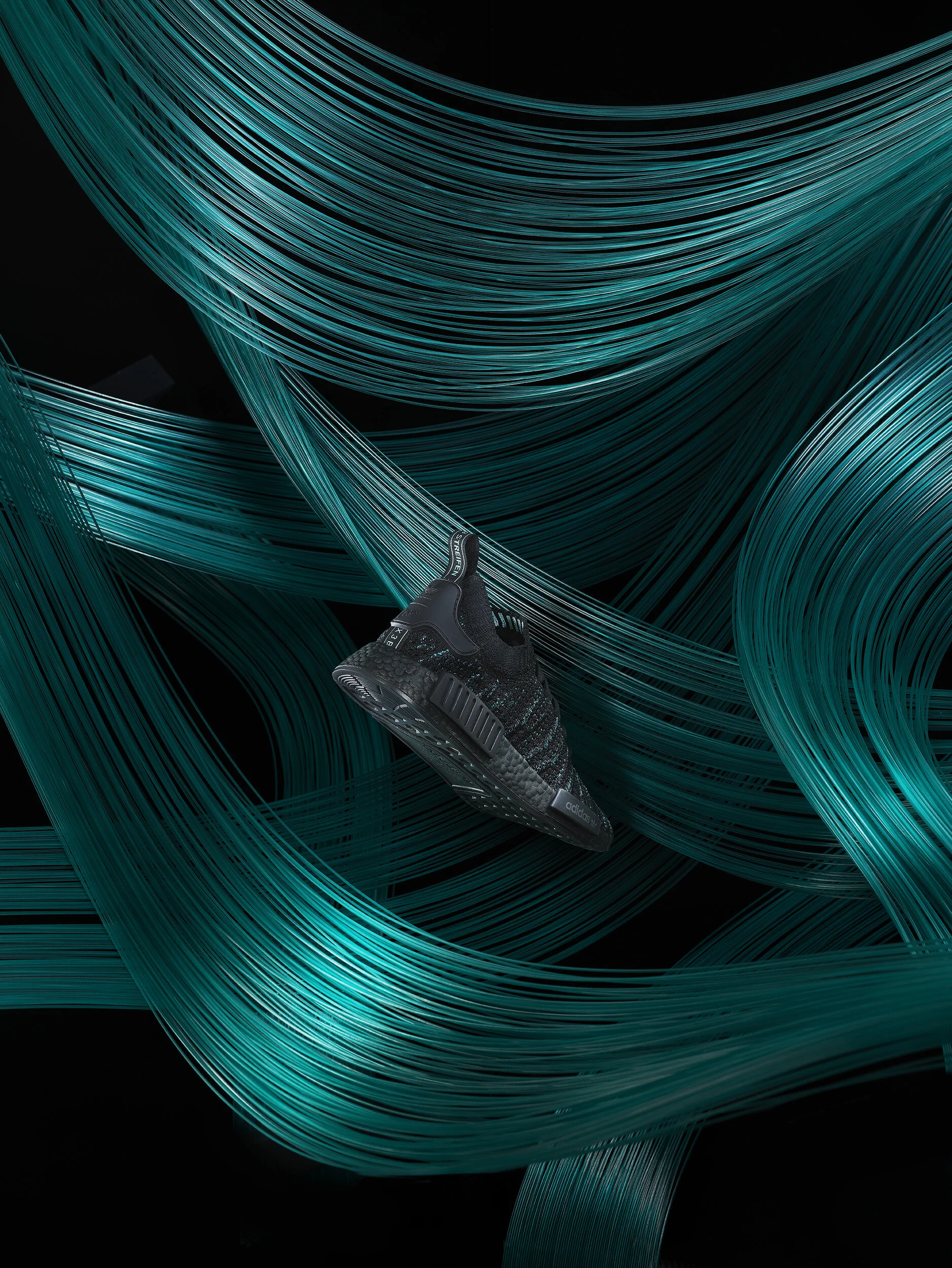 Adidas_2018_Parley_AQ0943_Angle03.jpg