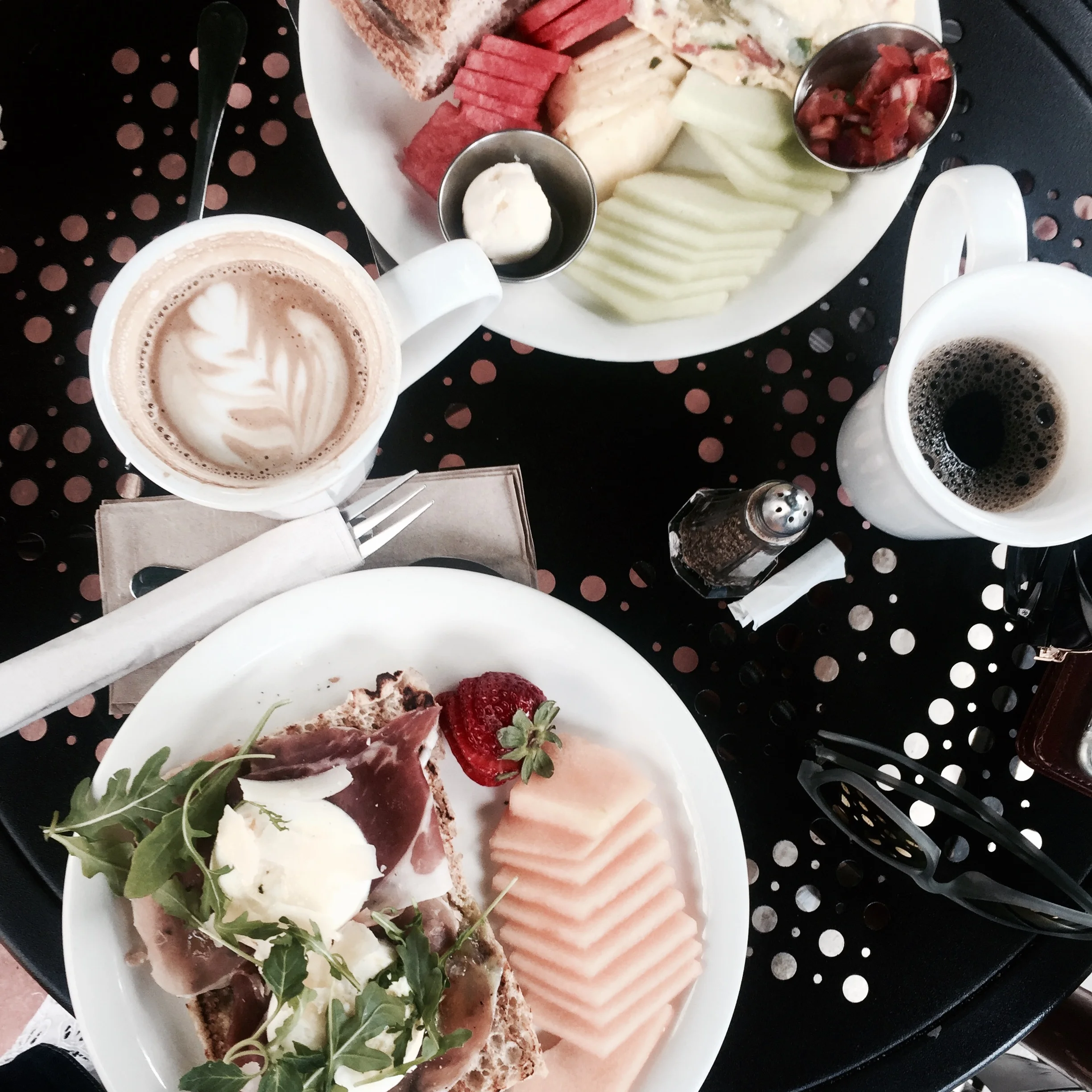 Brunching at my favourite pit stop, Urth Caffe on Melrose in West Hollywood.