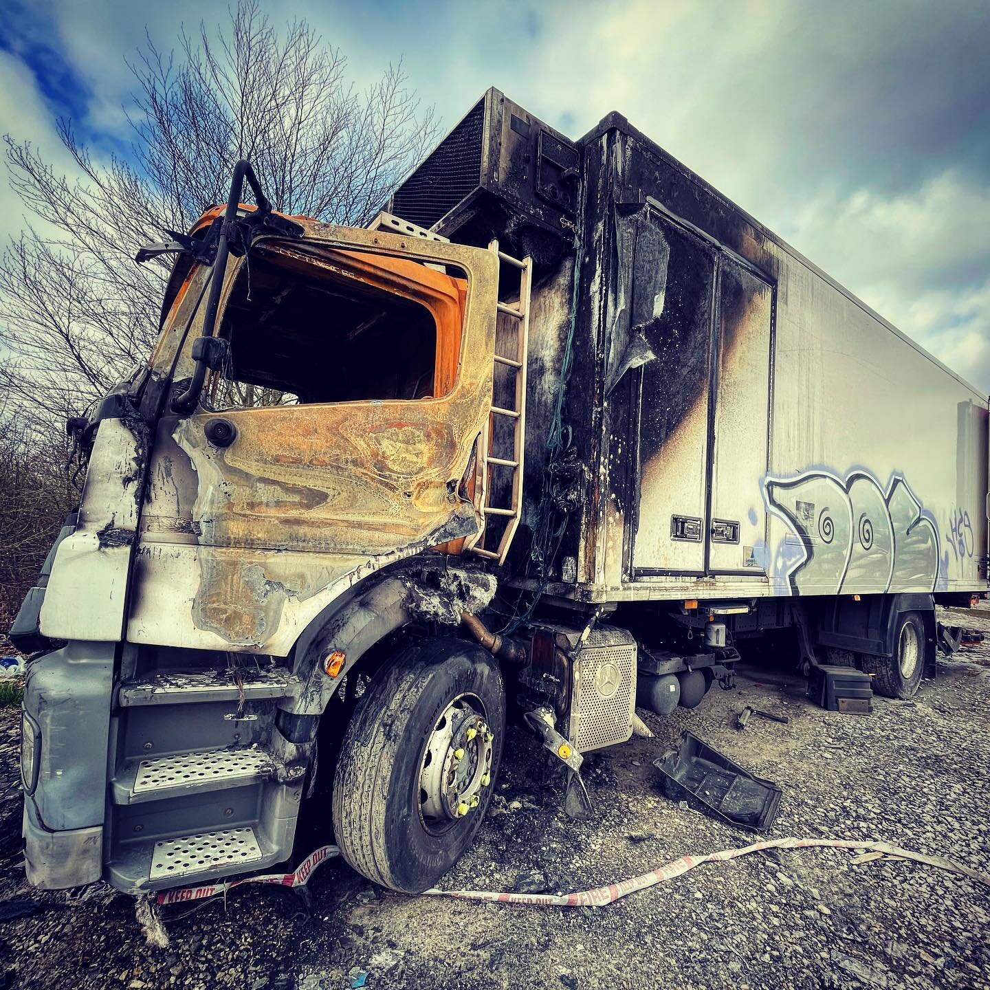 Burn baby burn&hellip;.. 

#truck #wreck #sideoftheroad #lorry #fire #burnt