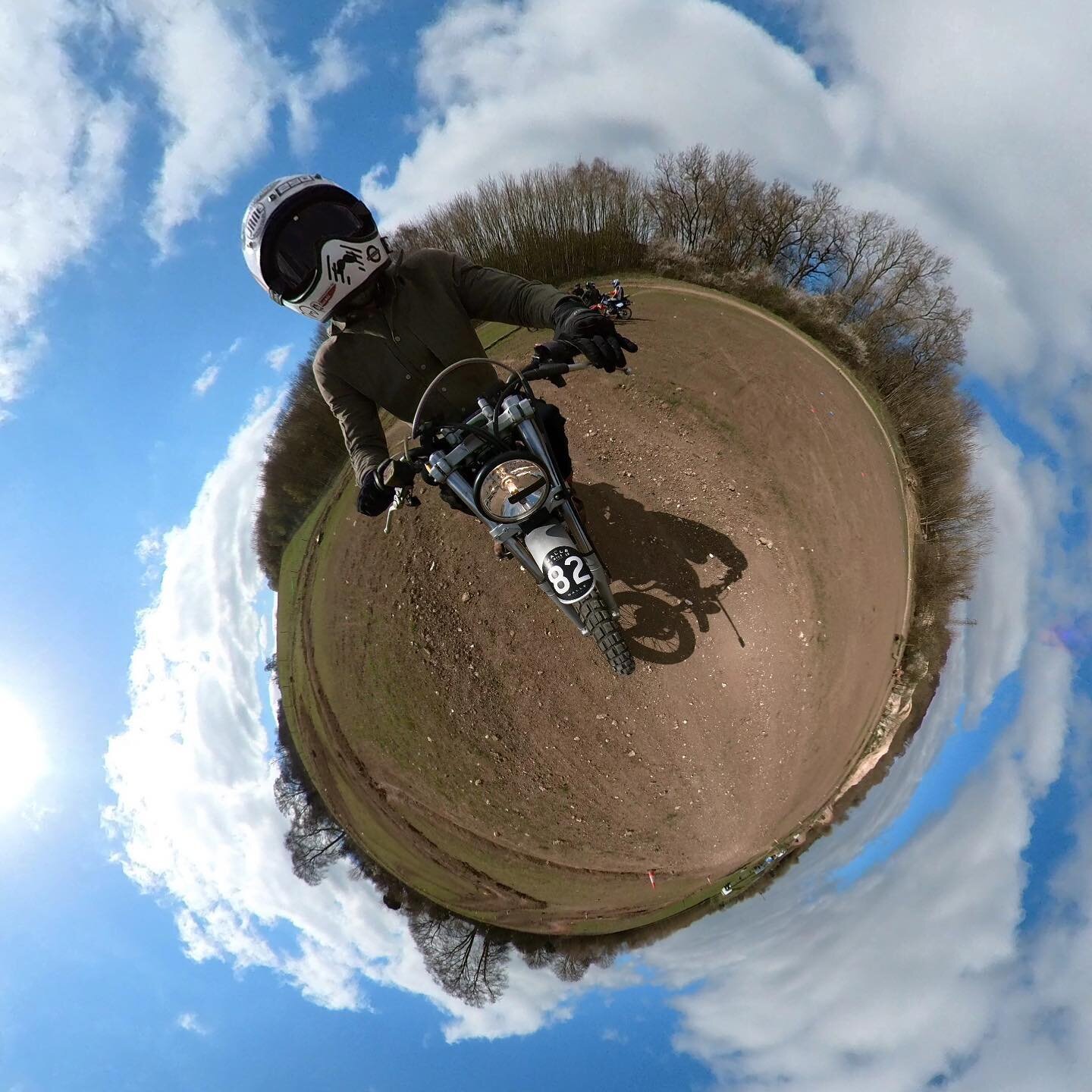 This @insta360 camera is crazy! Just going through some of the shots from the @bikeshedmotoco off road day on Friday. 

#motorcycle #offroad #360 #insta360 #malle #mile #bikeshed #massivehead #tinyhead #vortex #sky