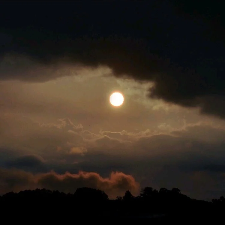 Moon.jpg