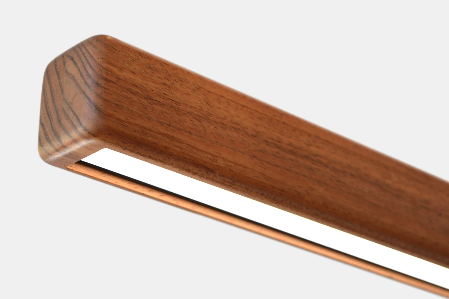 Ternion_TasmanianBlackwood_A.jpg