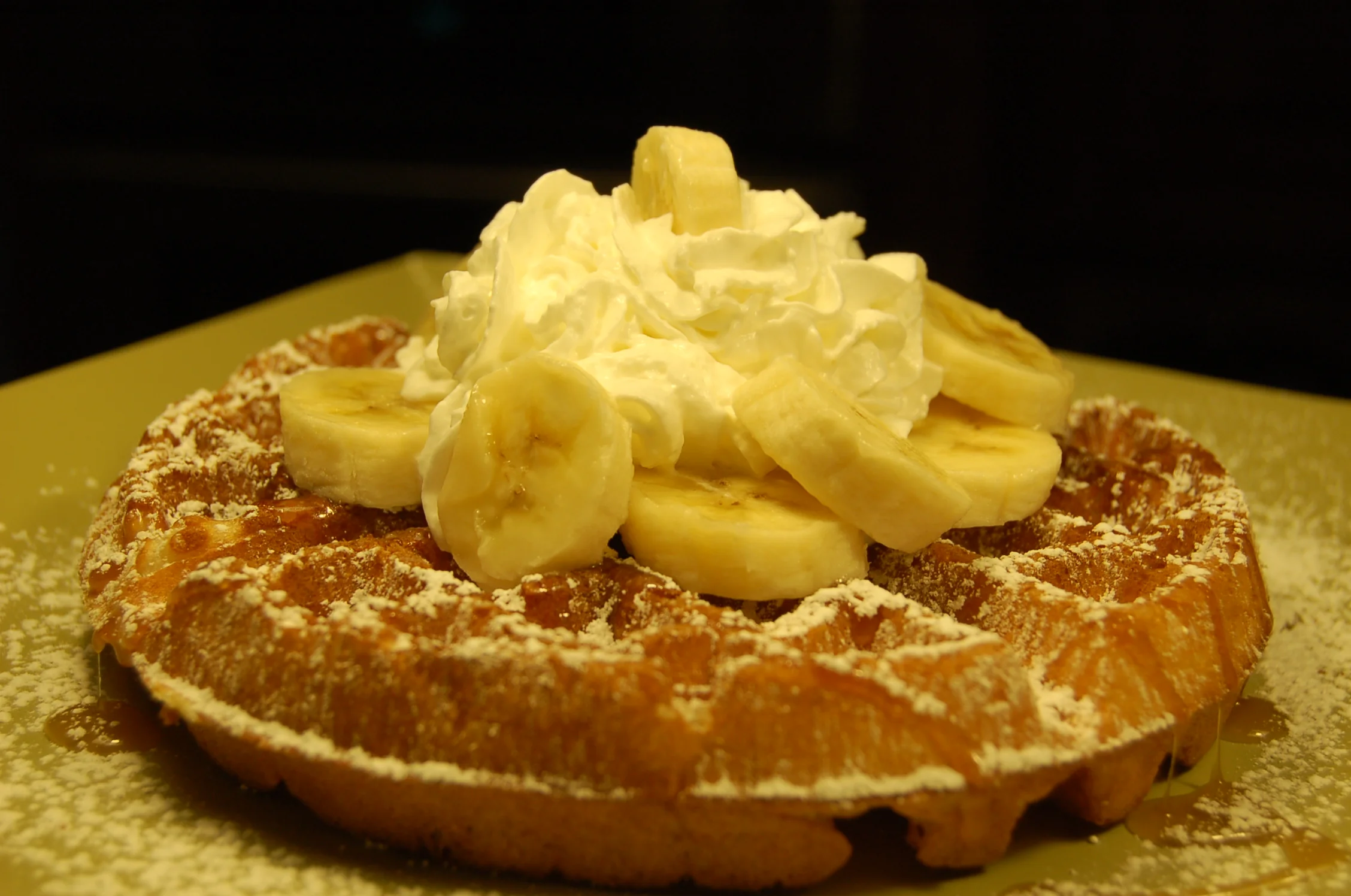 Belgian Waffle topped w/Bananas and Cream