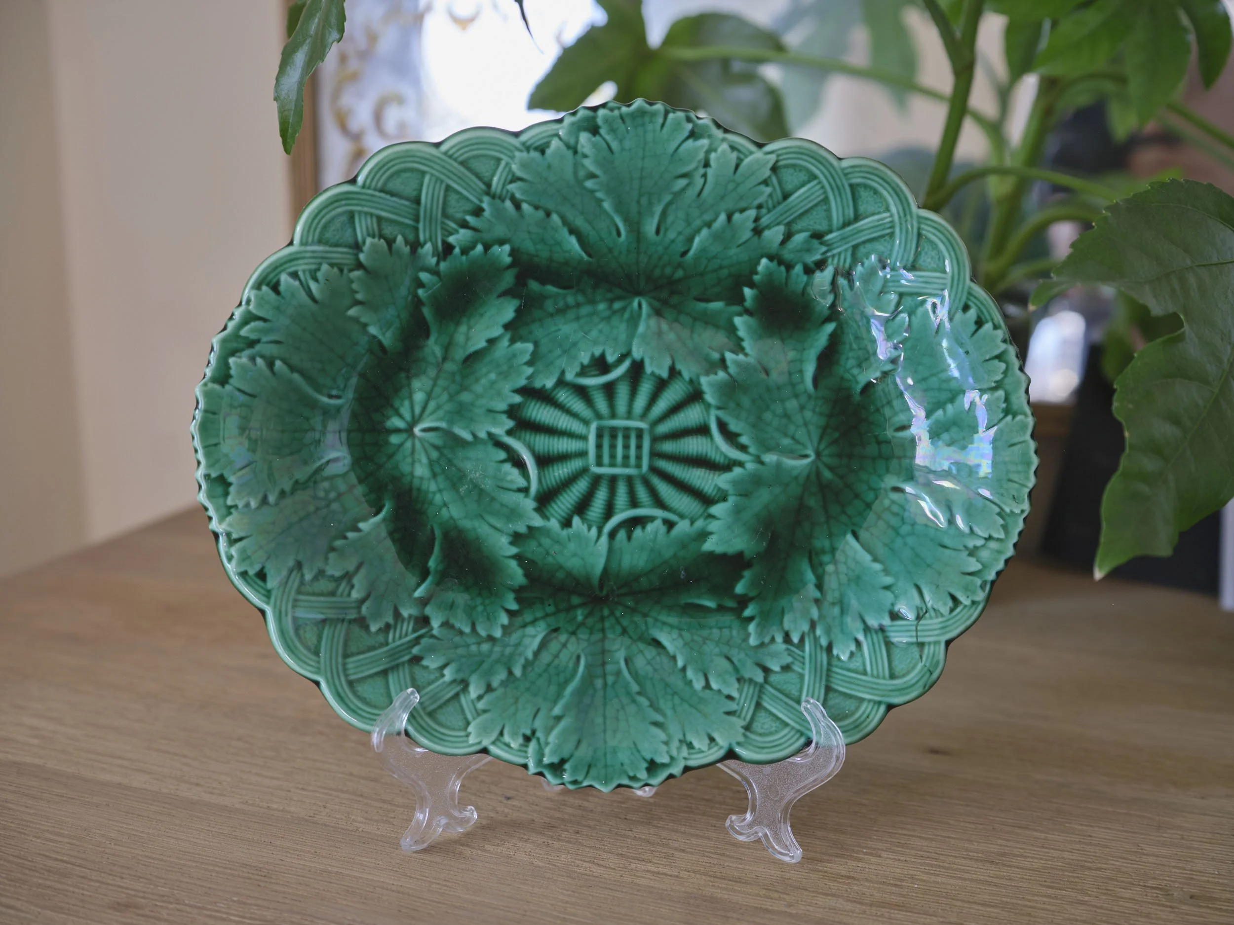 Pair of Apple Green Wedgewood Oval Leaf Dishes