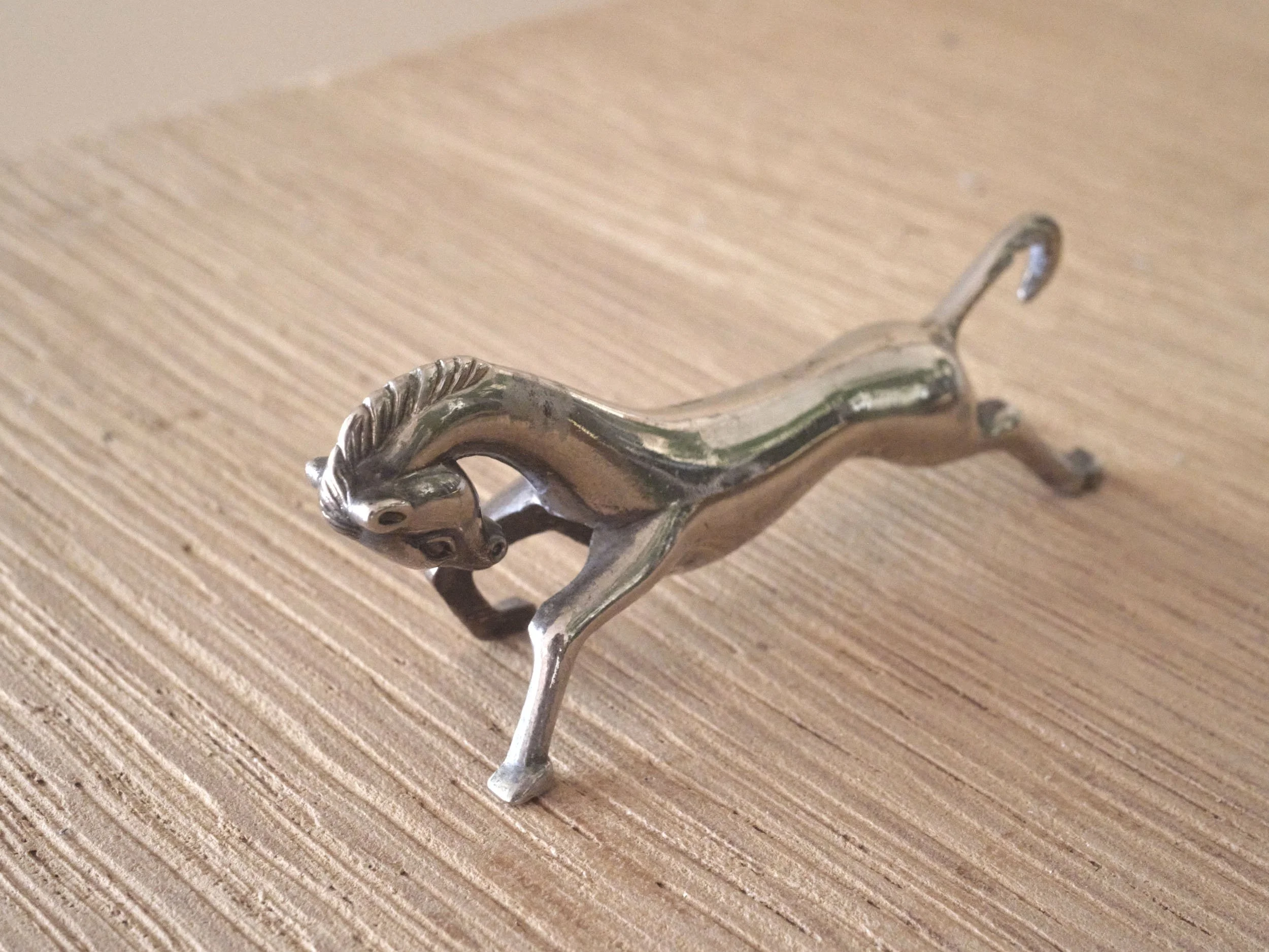Horse-Cutlery-Holders-1.jpg