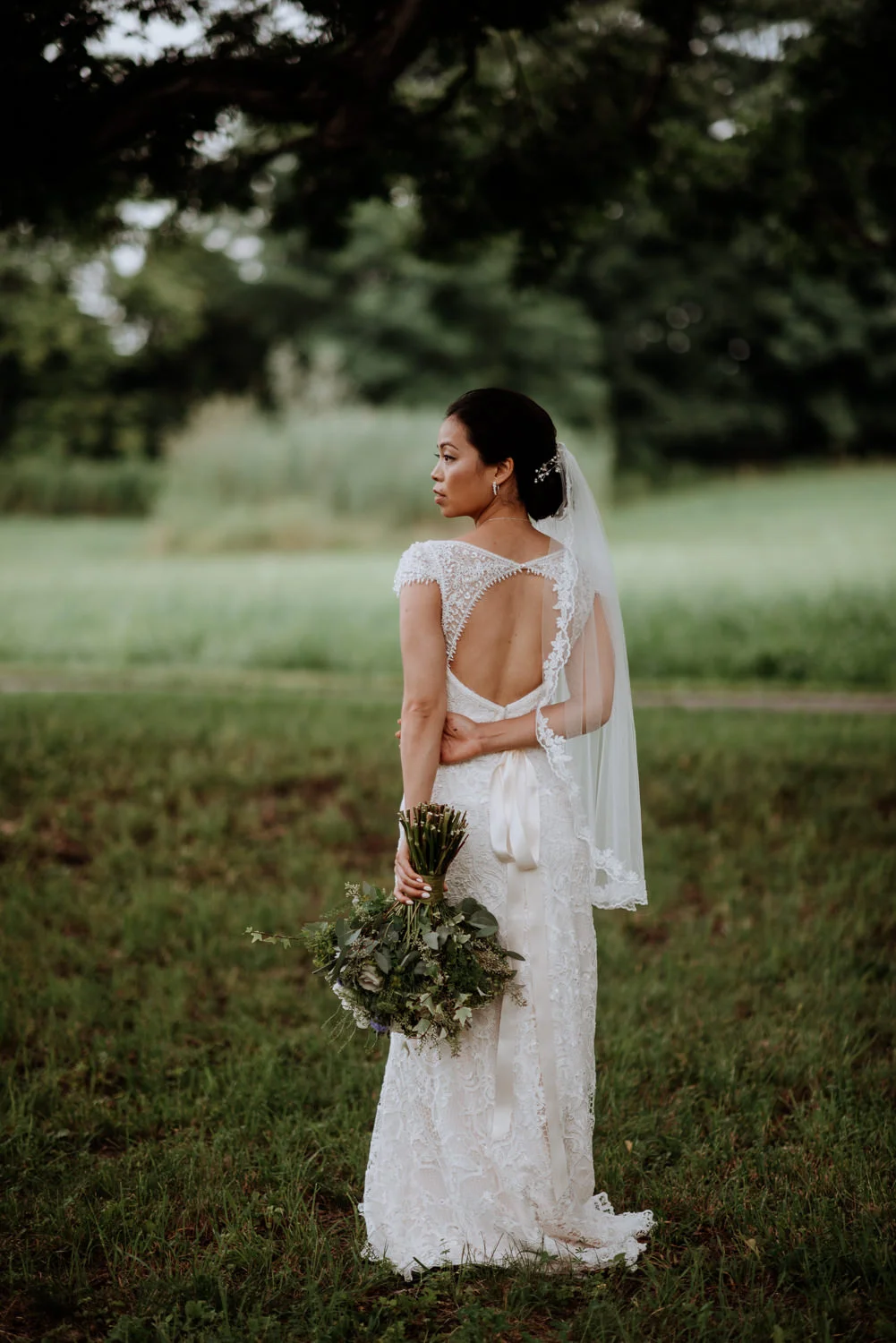 modern bride at Red Maple Vineyard Wedding