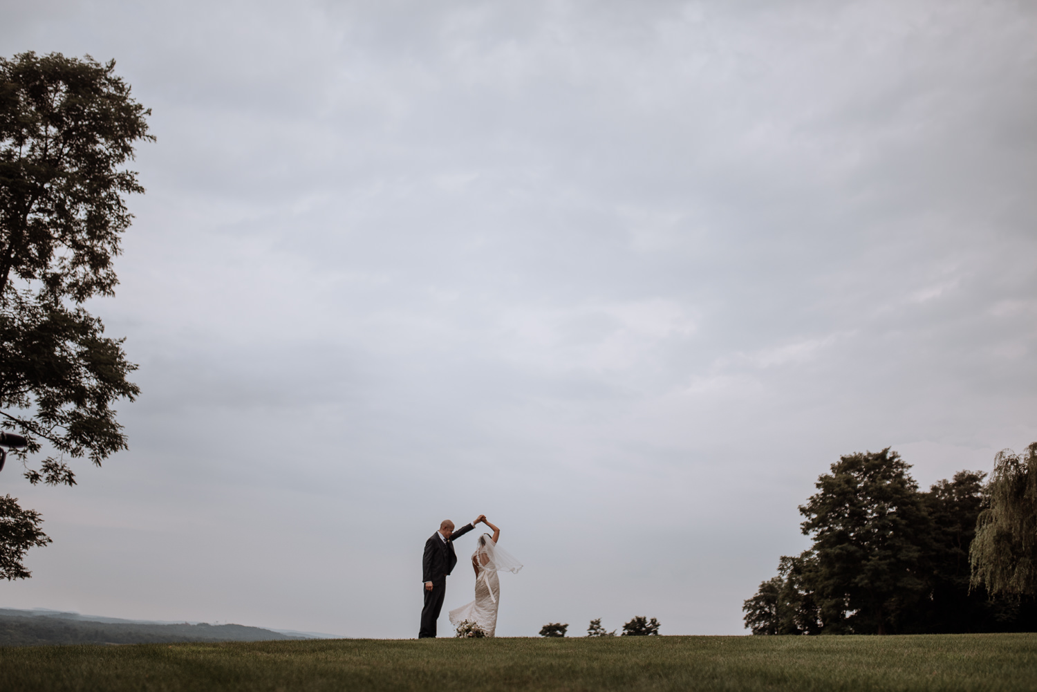wedding portraits at red maple vineyard