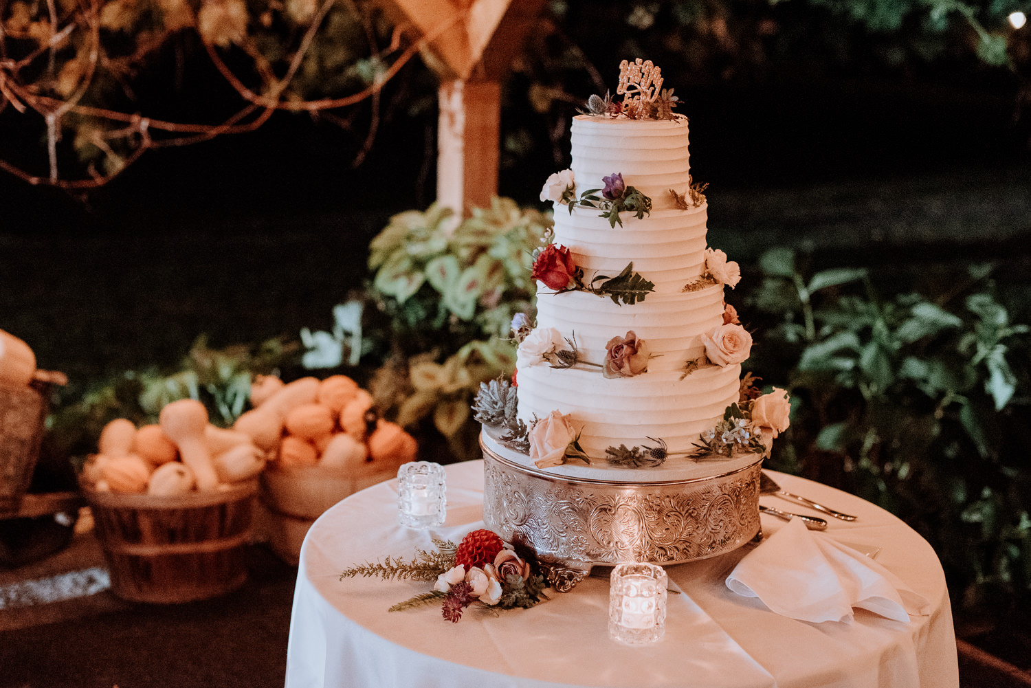 Red Maple Vineyard Wedding cake