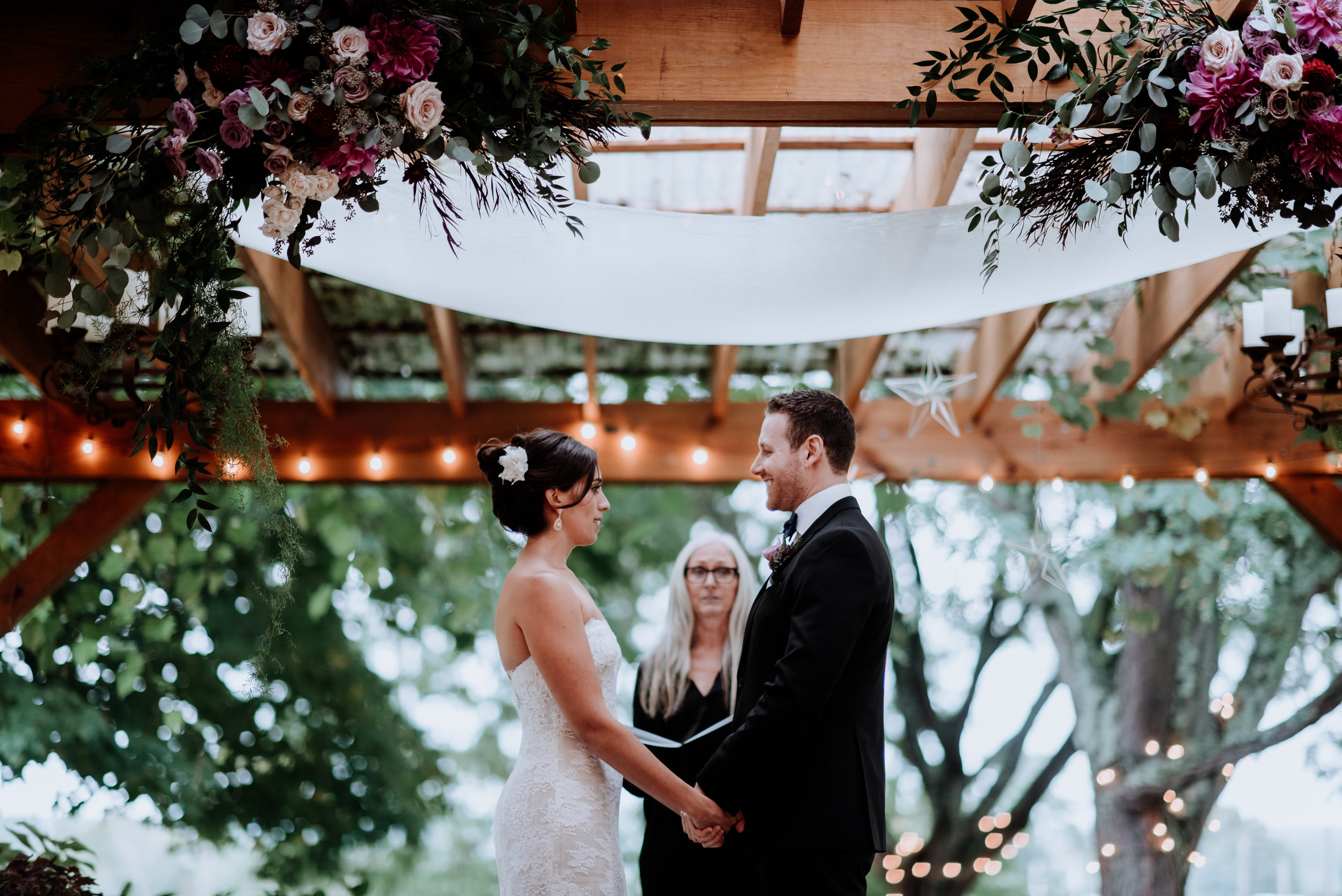 Rainy day Red Maple Vineyard Wedding - Hudson Valley