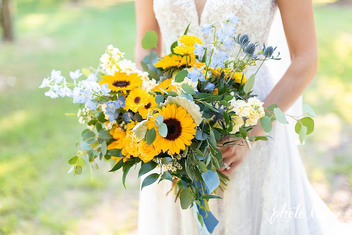 Which bouquet style is best for me? — Rose Of Sharon Floral Design Studio