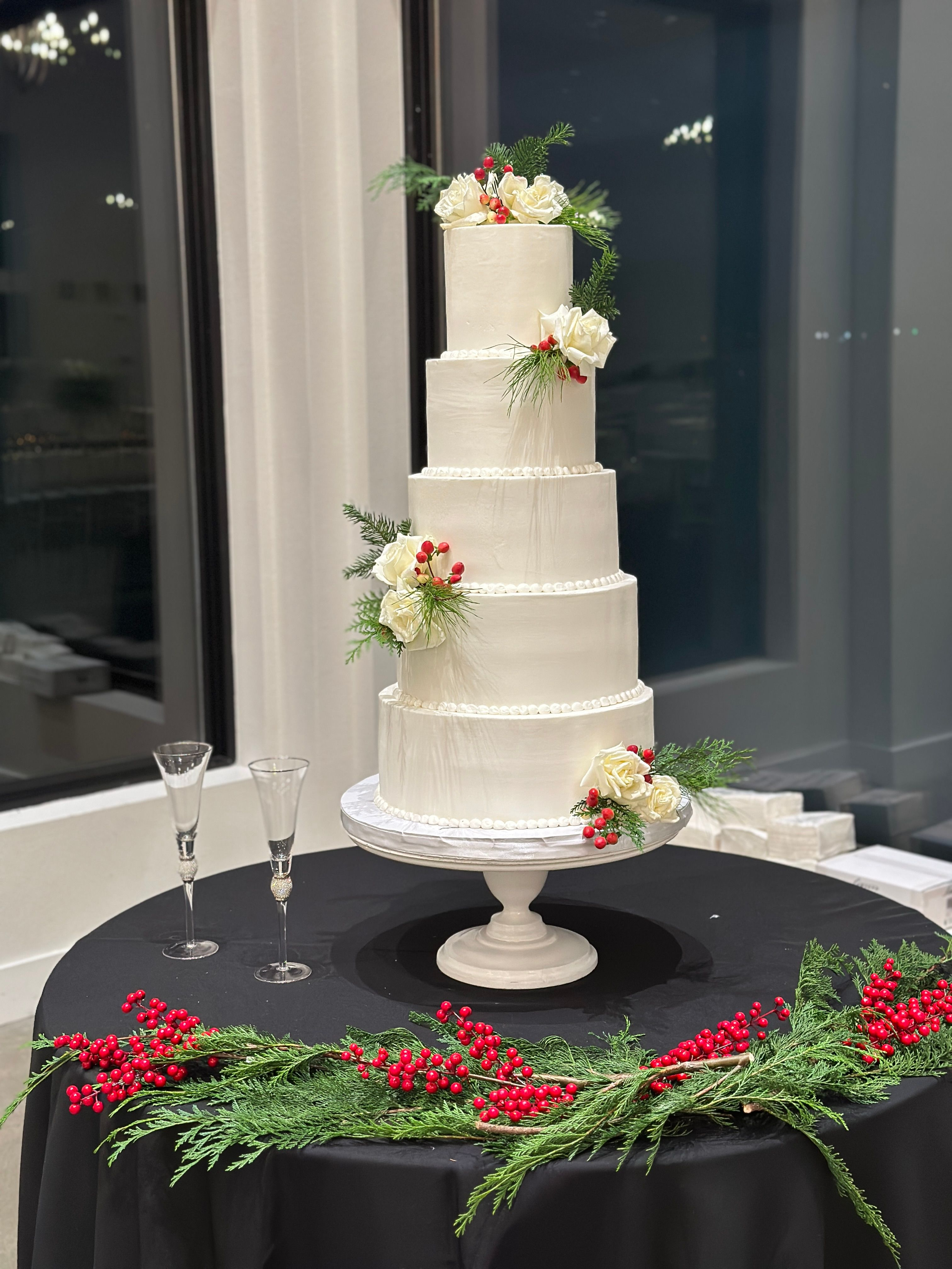 rose of sharon floral design studio wedding flowers winter wedding osage house northwest arkansas cake flowers