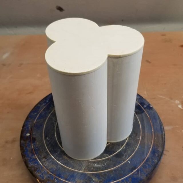 Working on a new form. This will be multi-purpose: Margarita cup, large cup, and new larger light fixture. Getting funky with the bottom and really like where it's going. A few more refinements then it's ready to mold!
.
.
.

#clay #porcelain #trompe