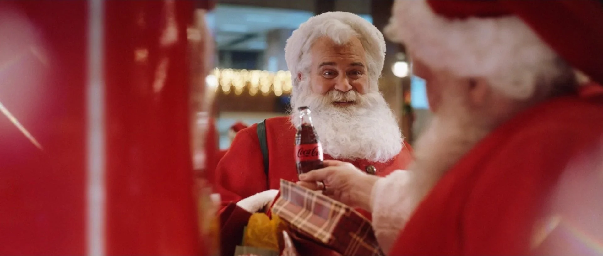 Coca-Cola - The World Needs More Santas