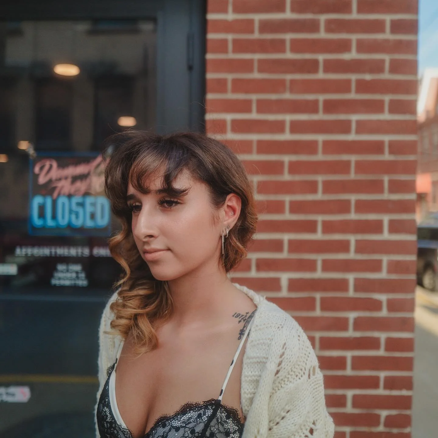 SAIL☄️
 
THROUGH
 
the supernova
 
 
The &ldquo;After Hours&rdquo; by @buddhajewelryofficial in this client&rsquo;s fresh conch, and it goes so well with those little star earrings, don&rsquo;t you think?😍⭐️🌙

📸@mrbattle
~ Piercings and jewelry se
