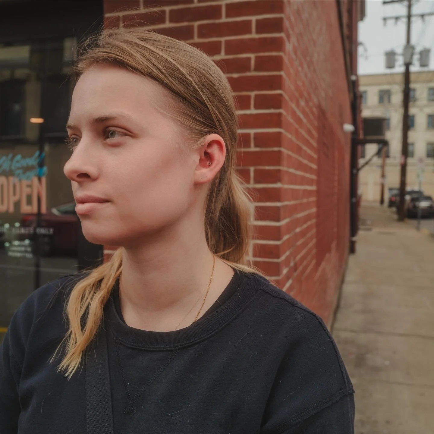 THERE IS
 
a flame🕯️
 
when we let it show
 
 
A fresh conch for Insa with this glowing &ldquo;Mini Kandy&rdquo; from @bvla with blue topaz set into rose gold🌺Pierced by Max! 

~ @mixedmetalmax ~ 

📸@mrbattle
~ Piercings and jewelry services are b