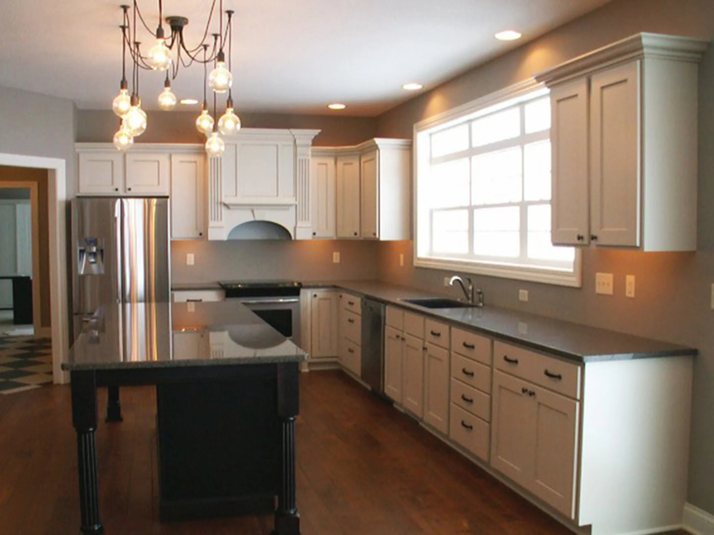 Kitchen Pic 2.jpg