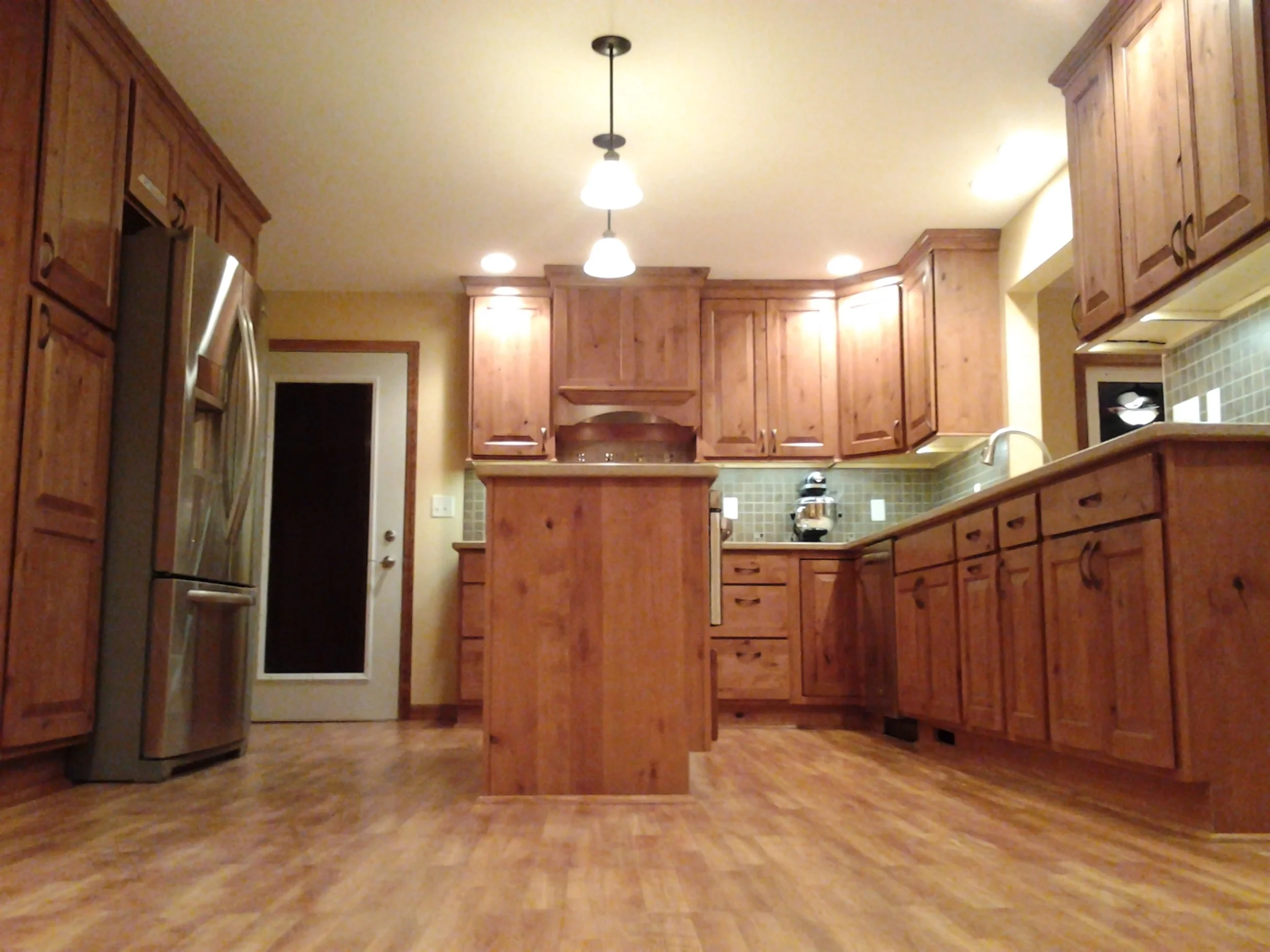 Kitchen Pic 1.jpg