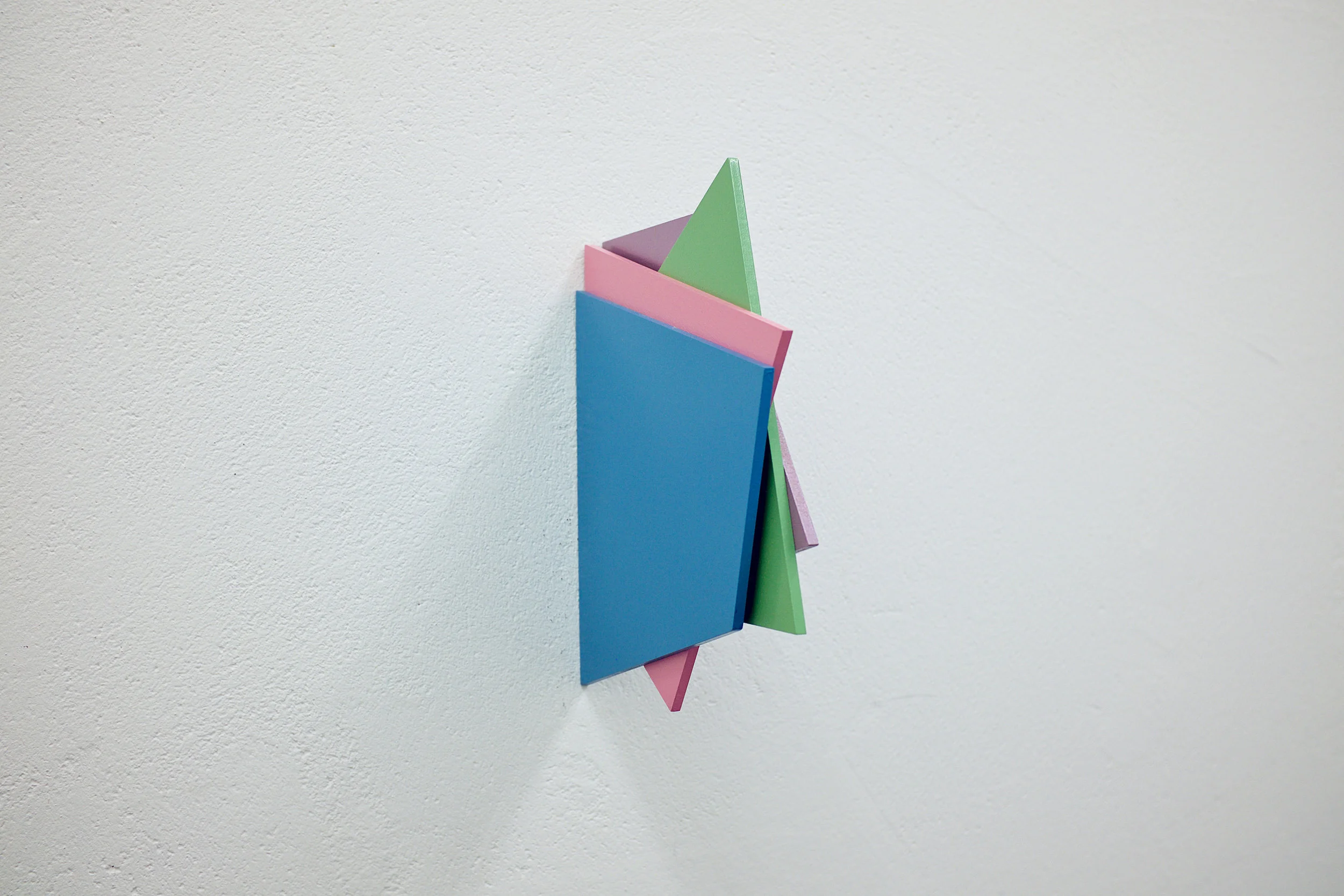 multiple nr. 2.1-4/2016 (trapez) - kunstharz auf mdf - 23 x 20 x 2 cm 180 grad drehbar