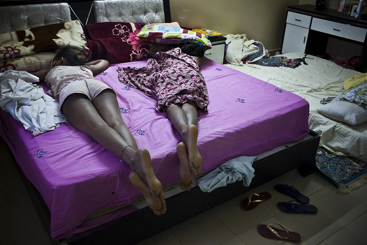 2 YOUNG AFRICAN MODELS_NIGER_FASHION_HECTOR MEDIAVILLA_01.jpg