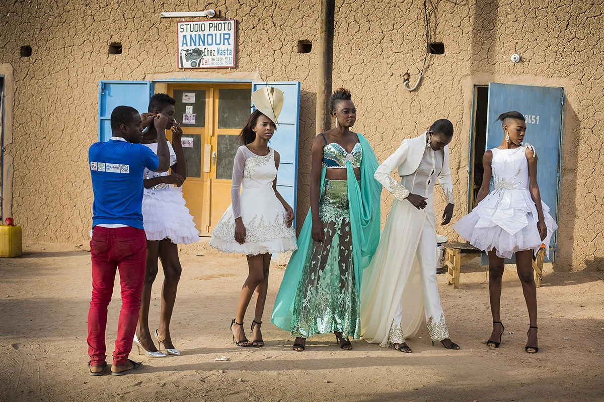 2 YOUNG AFRICAN MODELS_NIGER_FASHION_HECTOR MEDIAVILLA_14.jpg