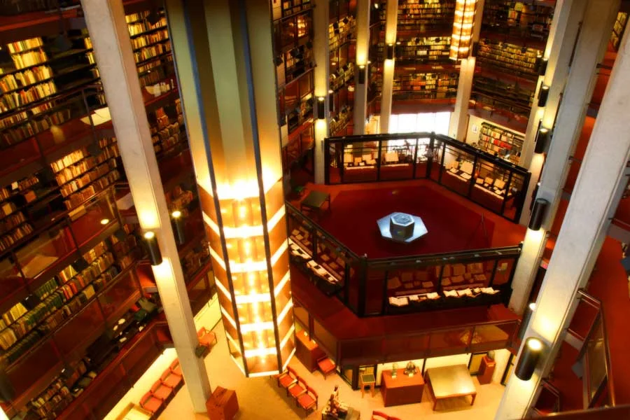 uoft library.jpg